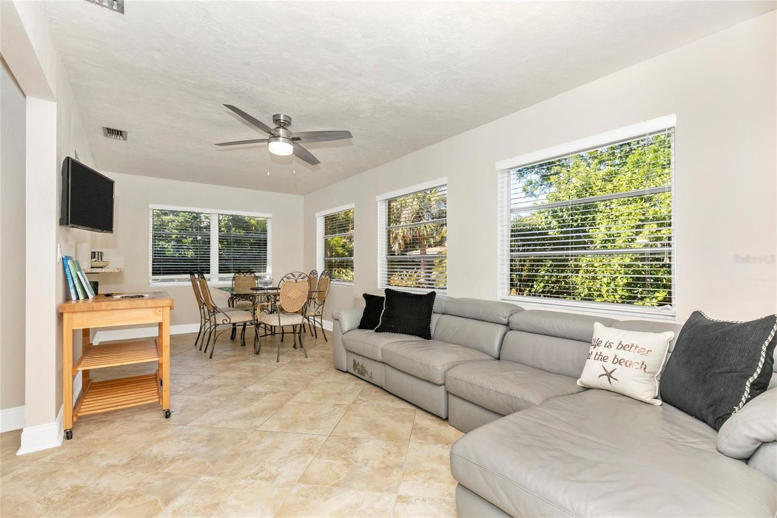 3039 CHASE CIR — photo 16