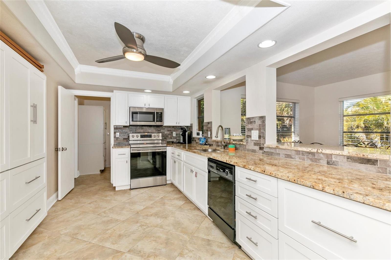 3039 CHASE CIR — photo 24