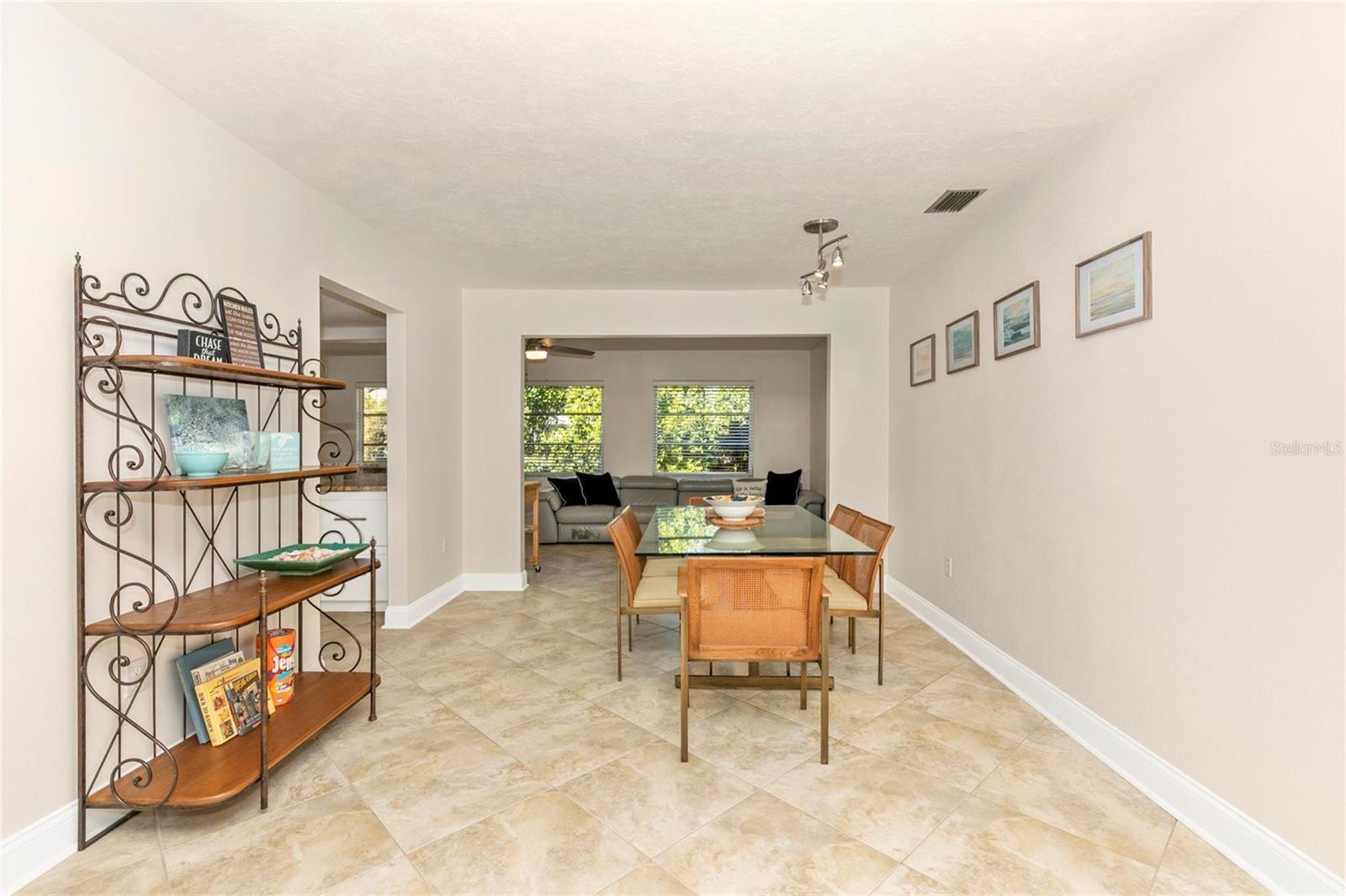 3039 CHASE CIR — photo 8