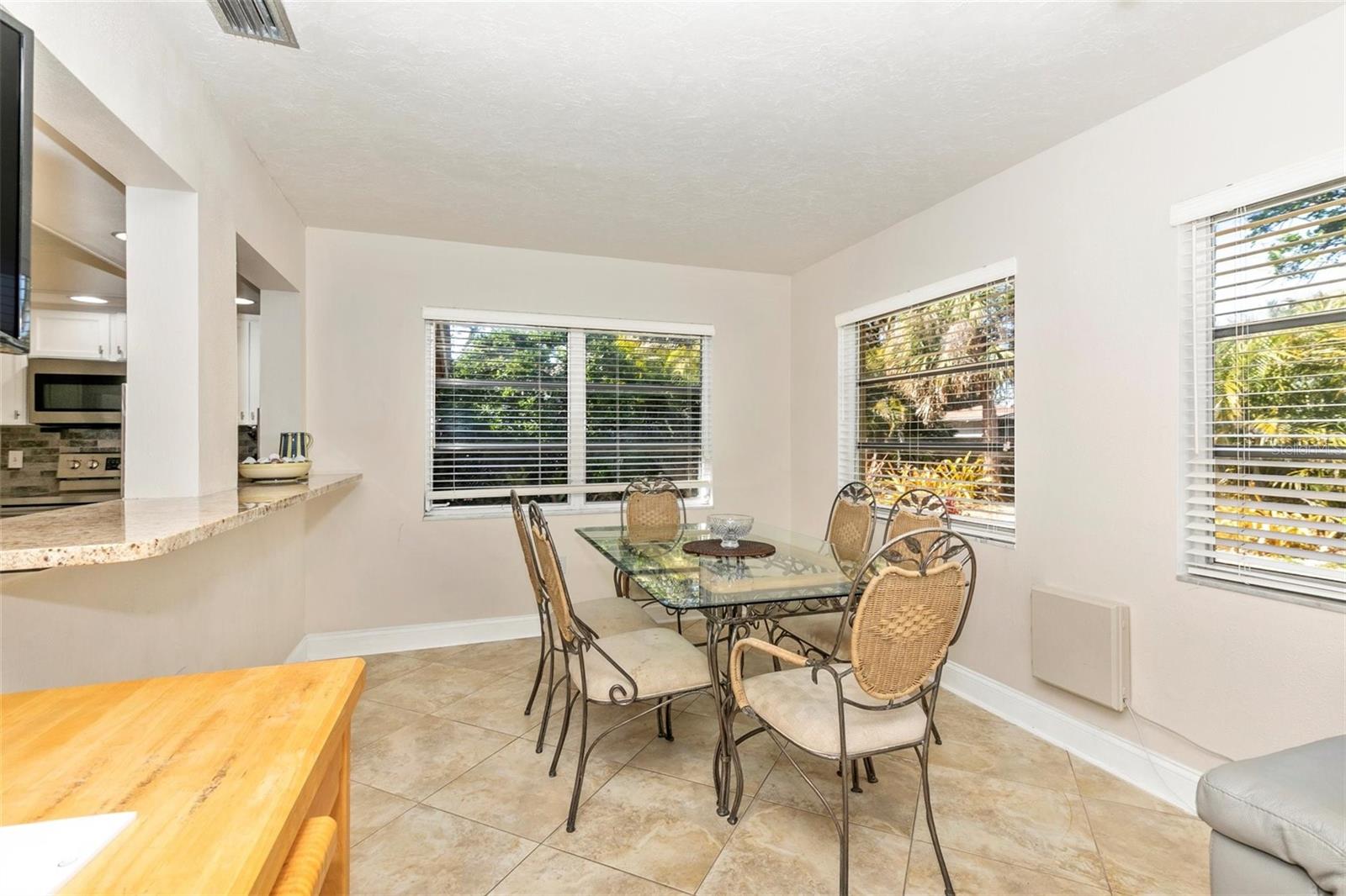 3039 CHASE CIR — photo 18