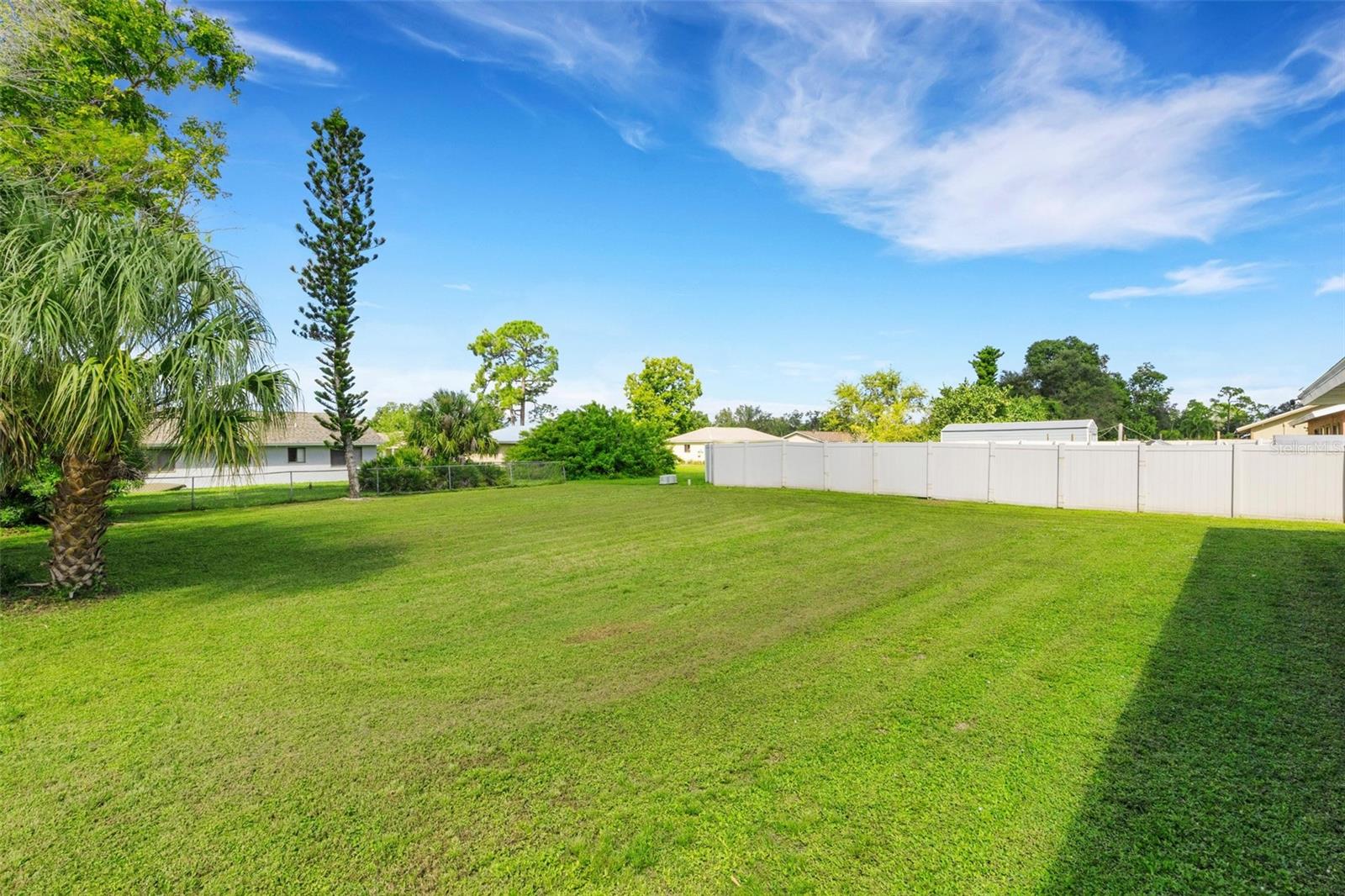 7595 BERWICK ST — photo 34