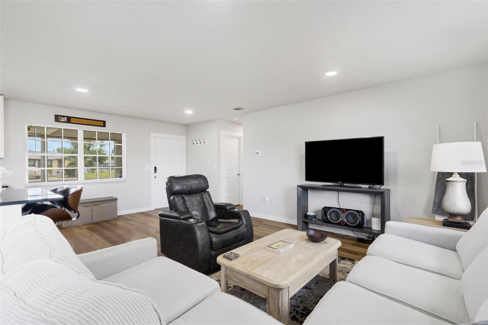 7595 BERWICK ST — photo 9