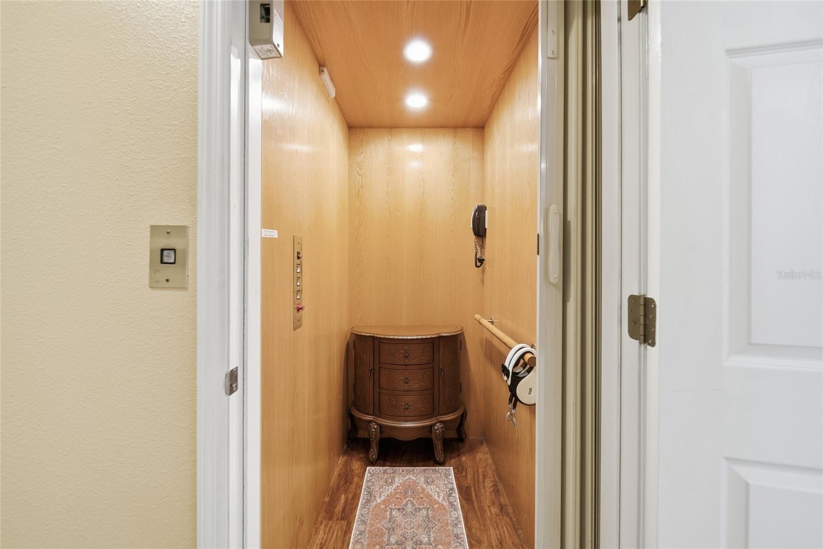 1212 CASTLE TER — photo 38