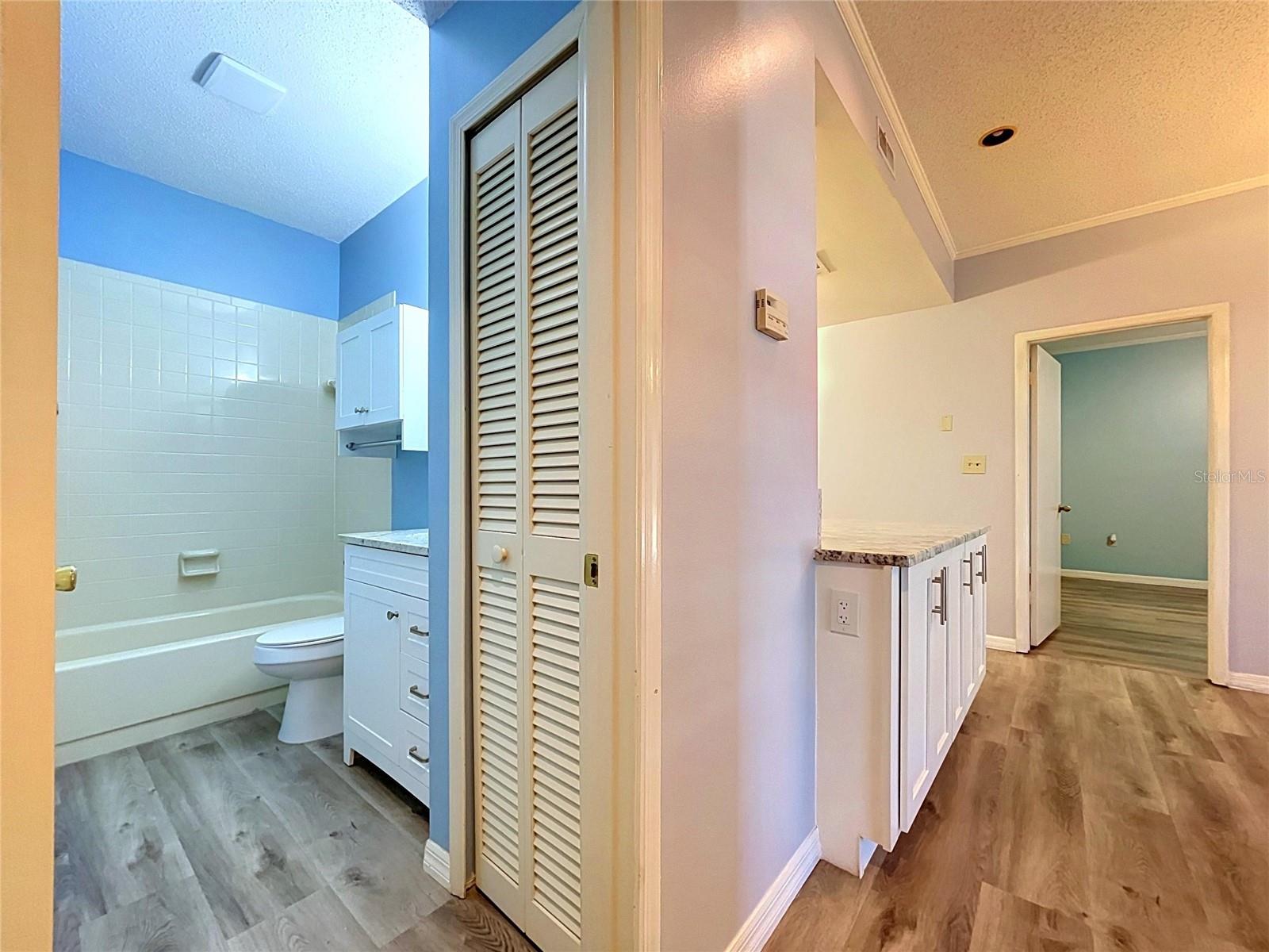 8350 SAVANNAH TRACE CIR #102 — photo 57