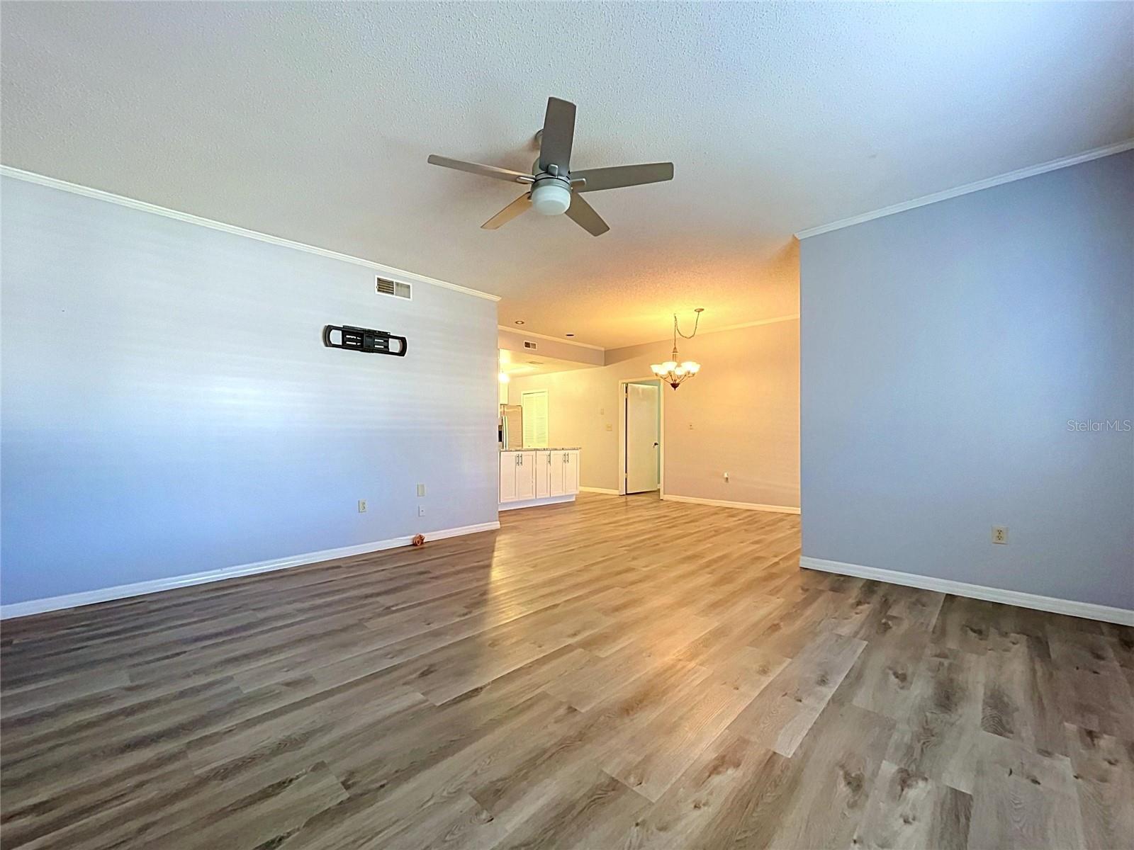 8350 SAVANNAH TRACE CIR #102 — photo 31