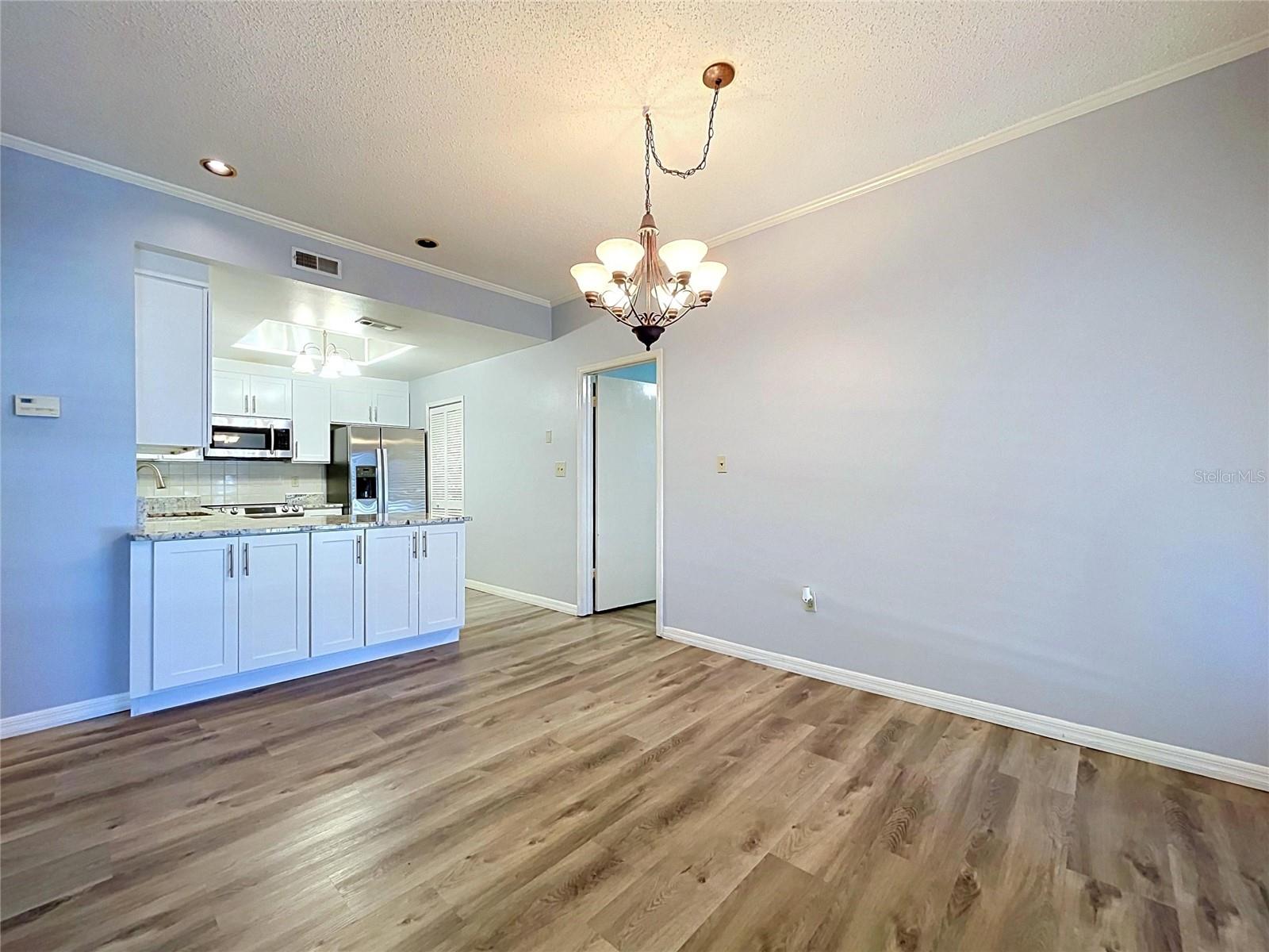 8350 SAVANNAH TRACE CIR #102 — photo 41
