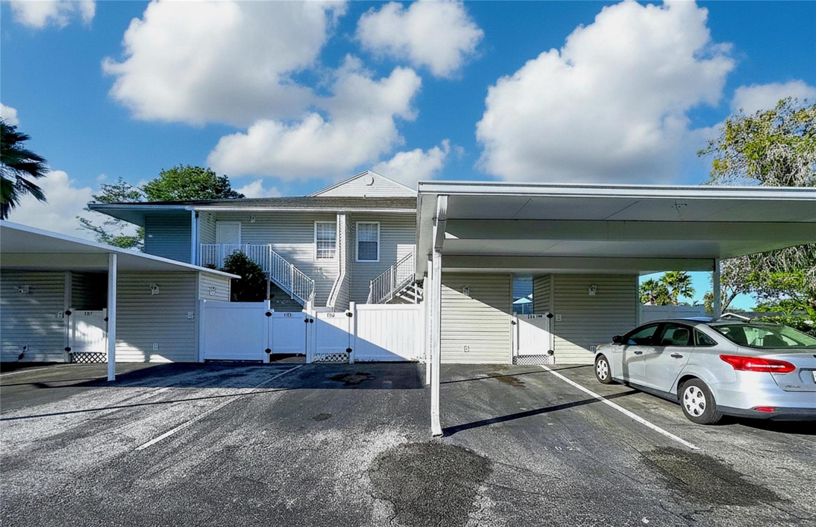 8350 SAVANNAH TRACE CIR #102 — photo 3
