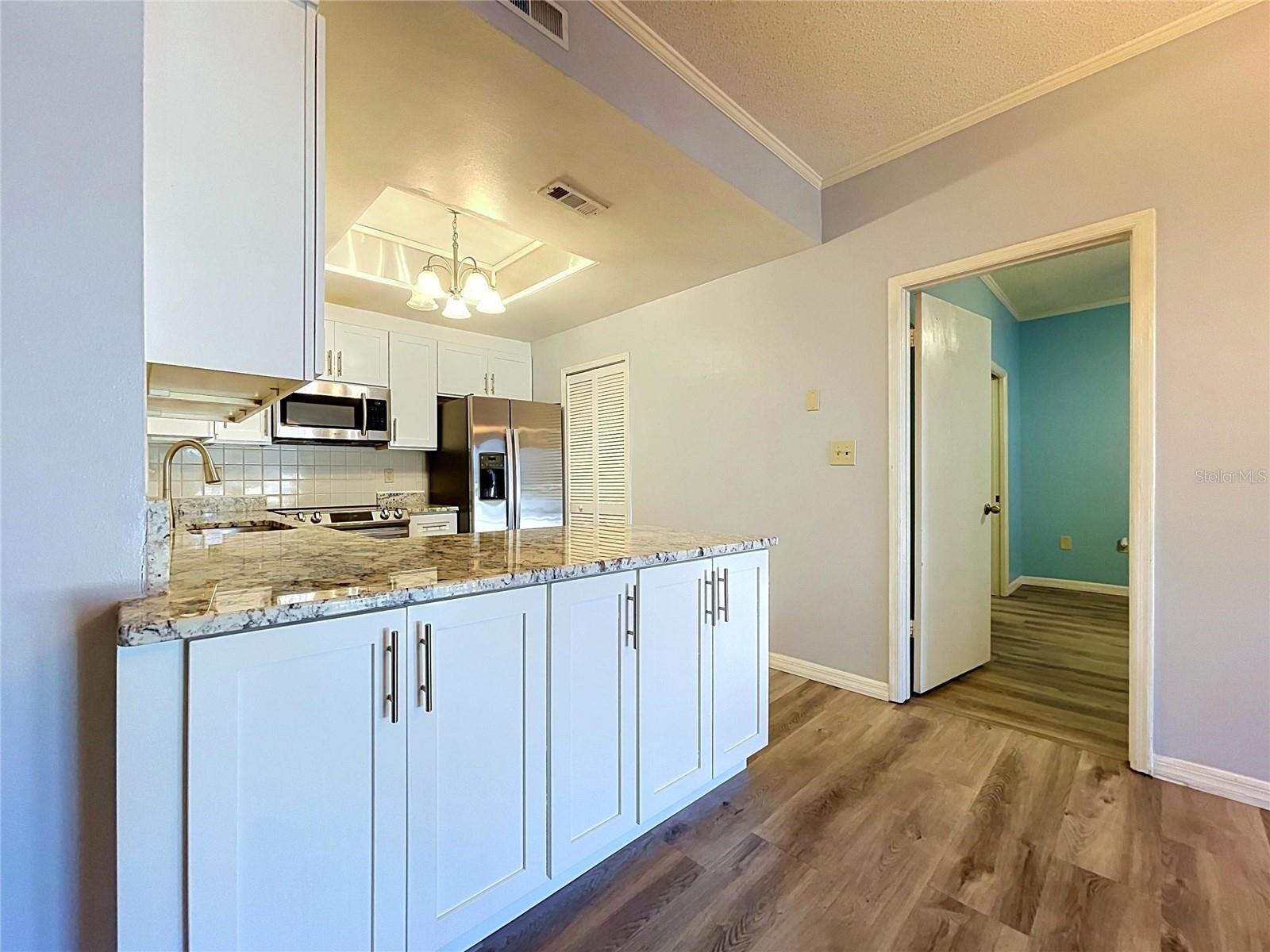 8350 SAVANNAH TRACE CIR #102 — photo 45