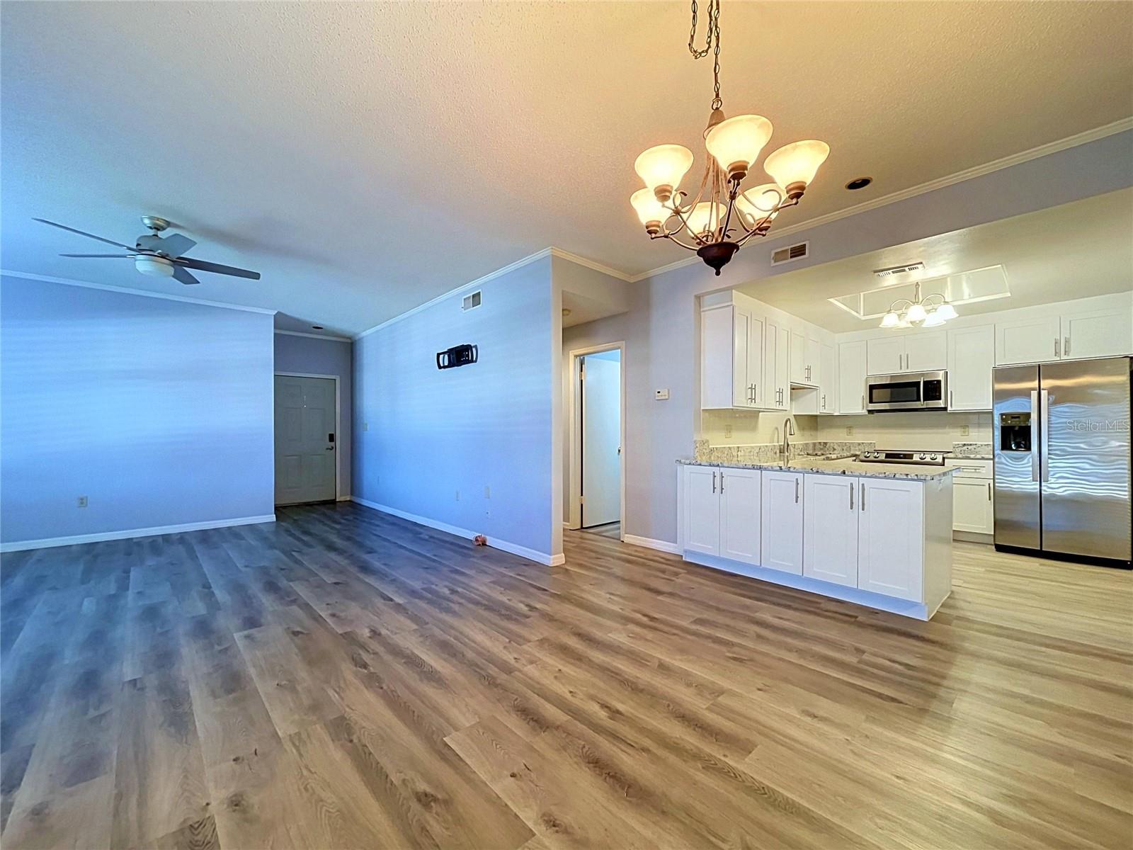 8350 SAVANNAH TRACE CIR #102 — photo 43
