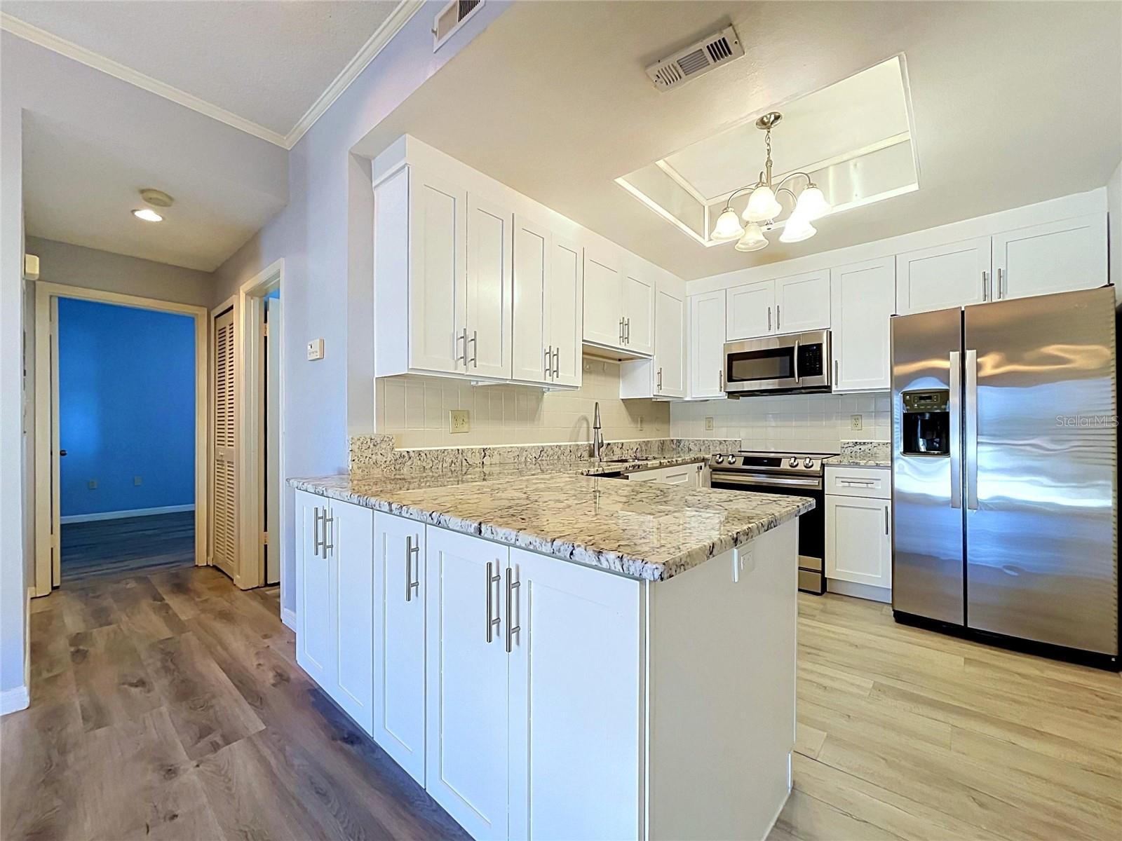 8350 SAVANNAH TRACE CIR #102 — photo 47
