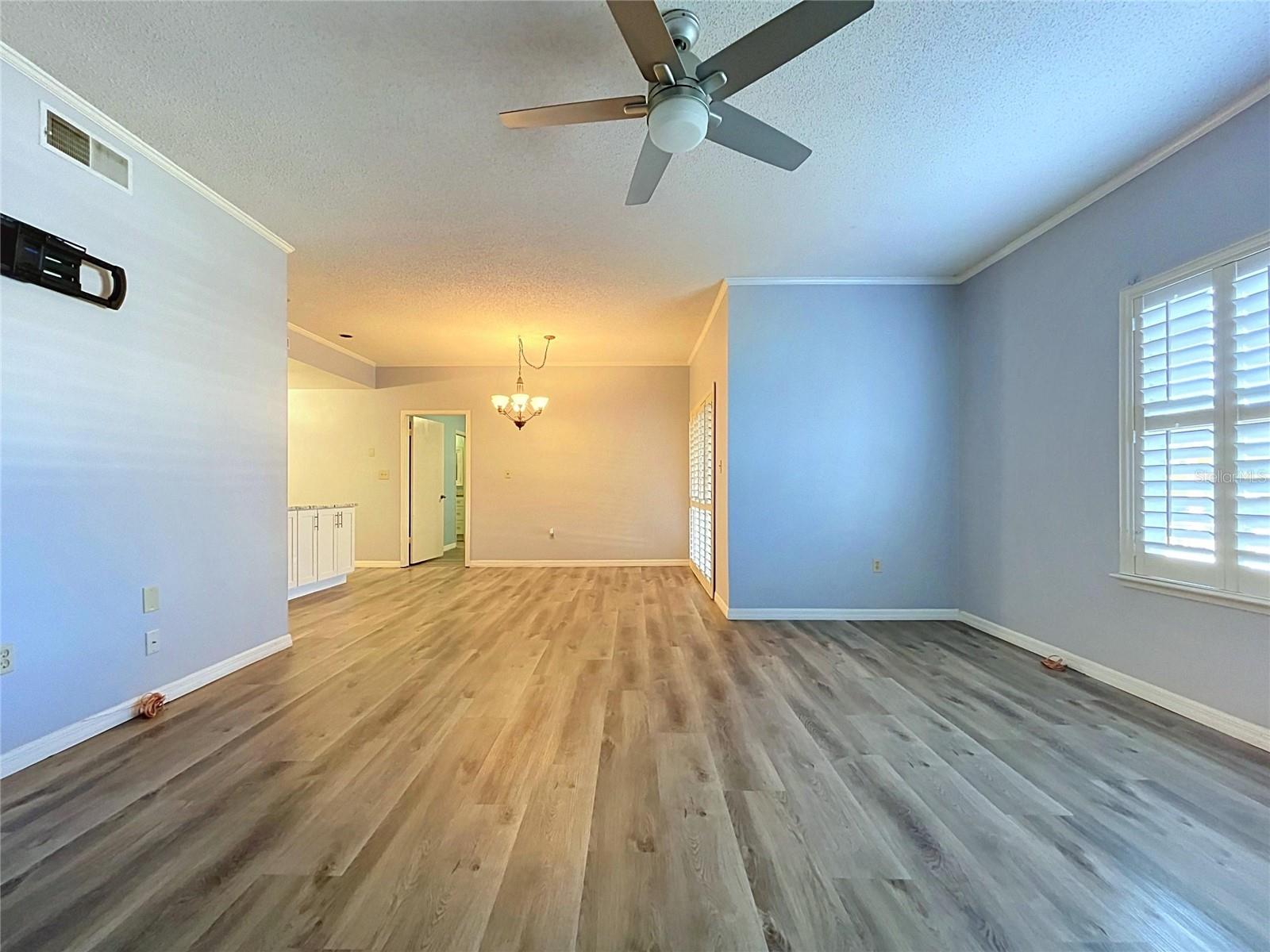8350 SAVANNAH TRACE CIR #102 — photo 32