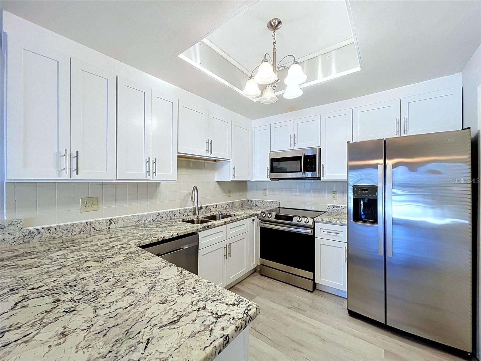 8350 SAVANNAH TRACE CIR #102 — photo 48