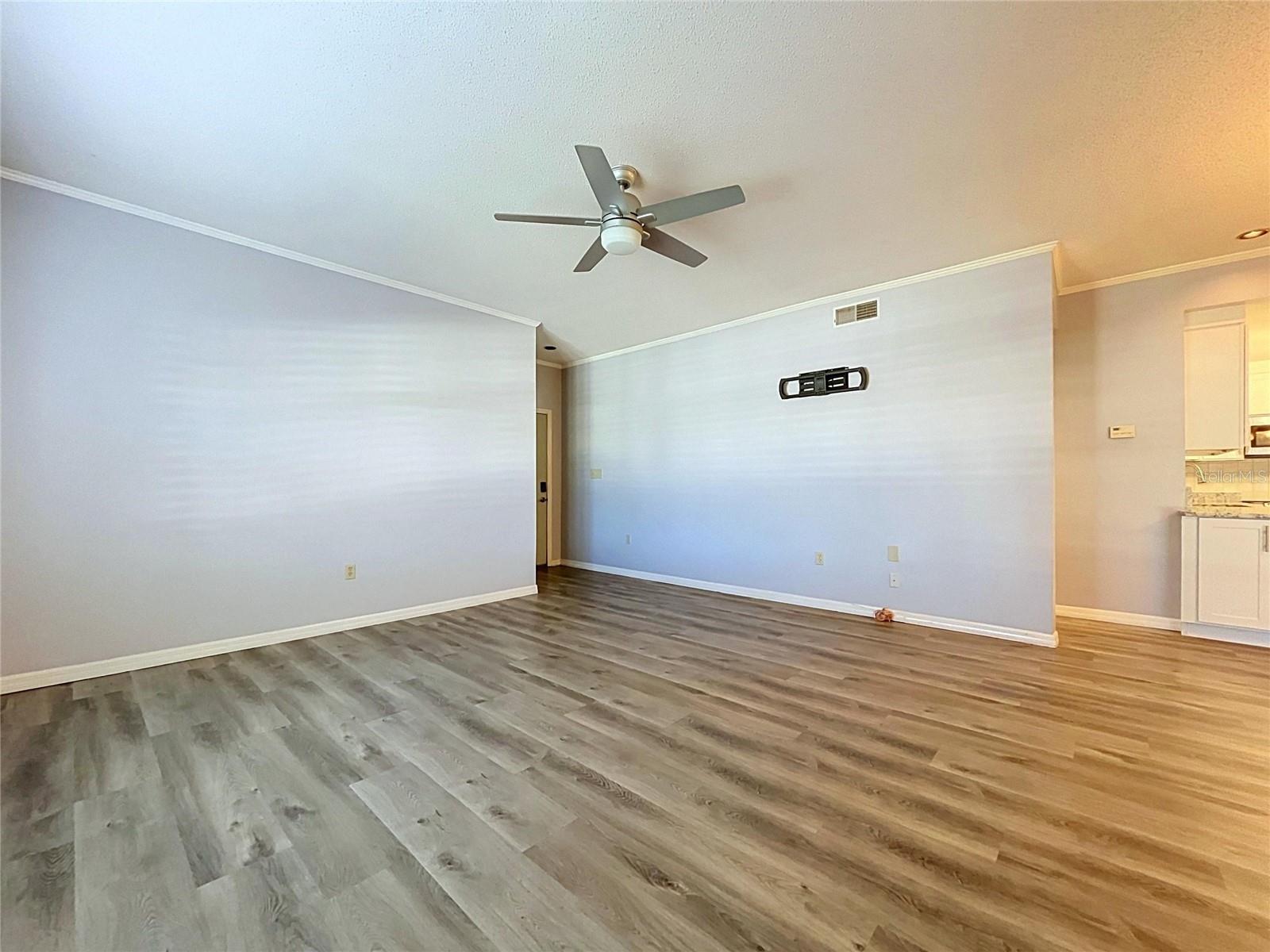 8350 SAVANNAH TRACE CIR #102 — photo 30