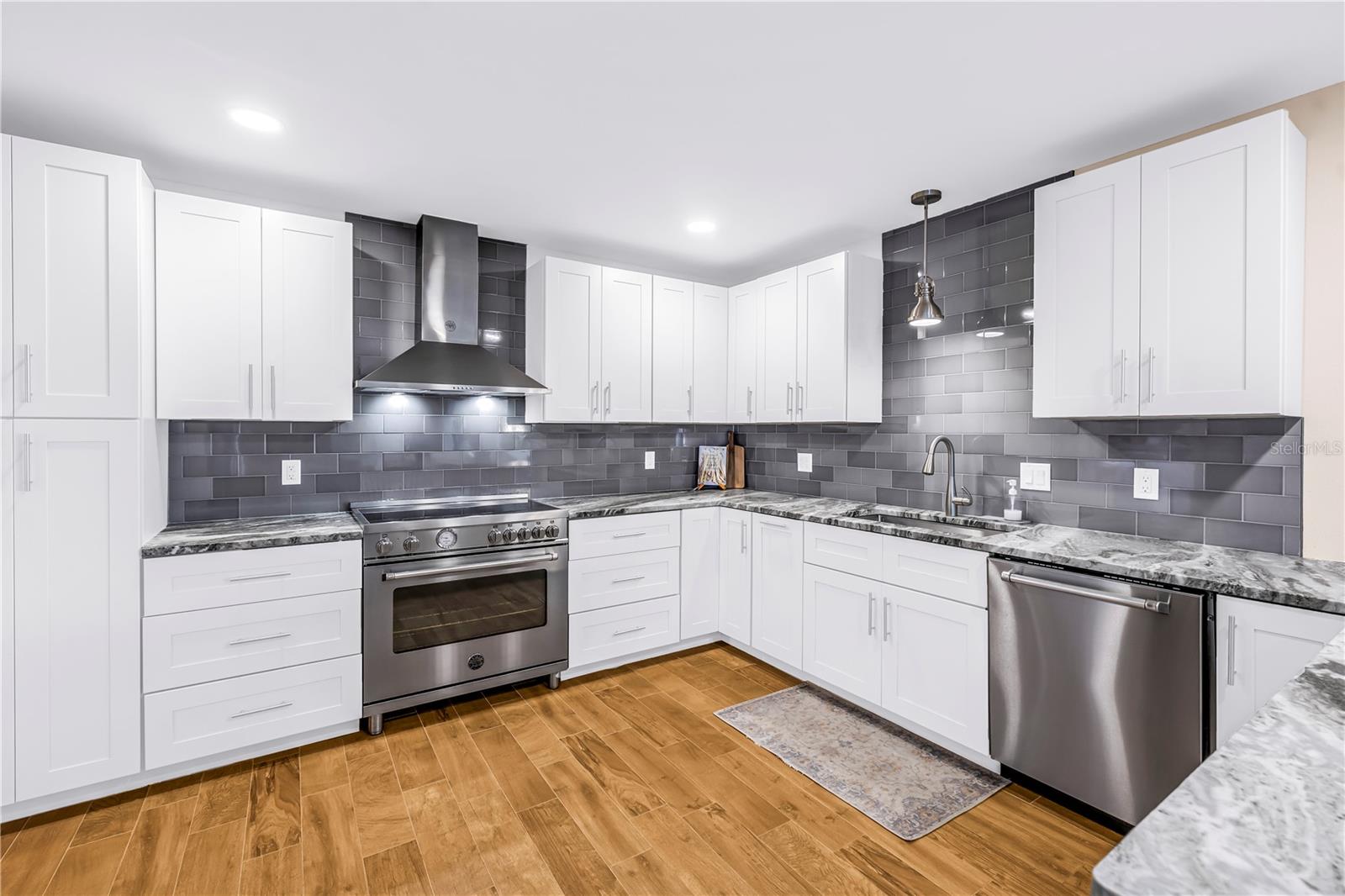 106 WALL ST — photo 14