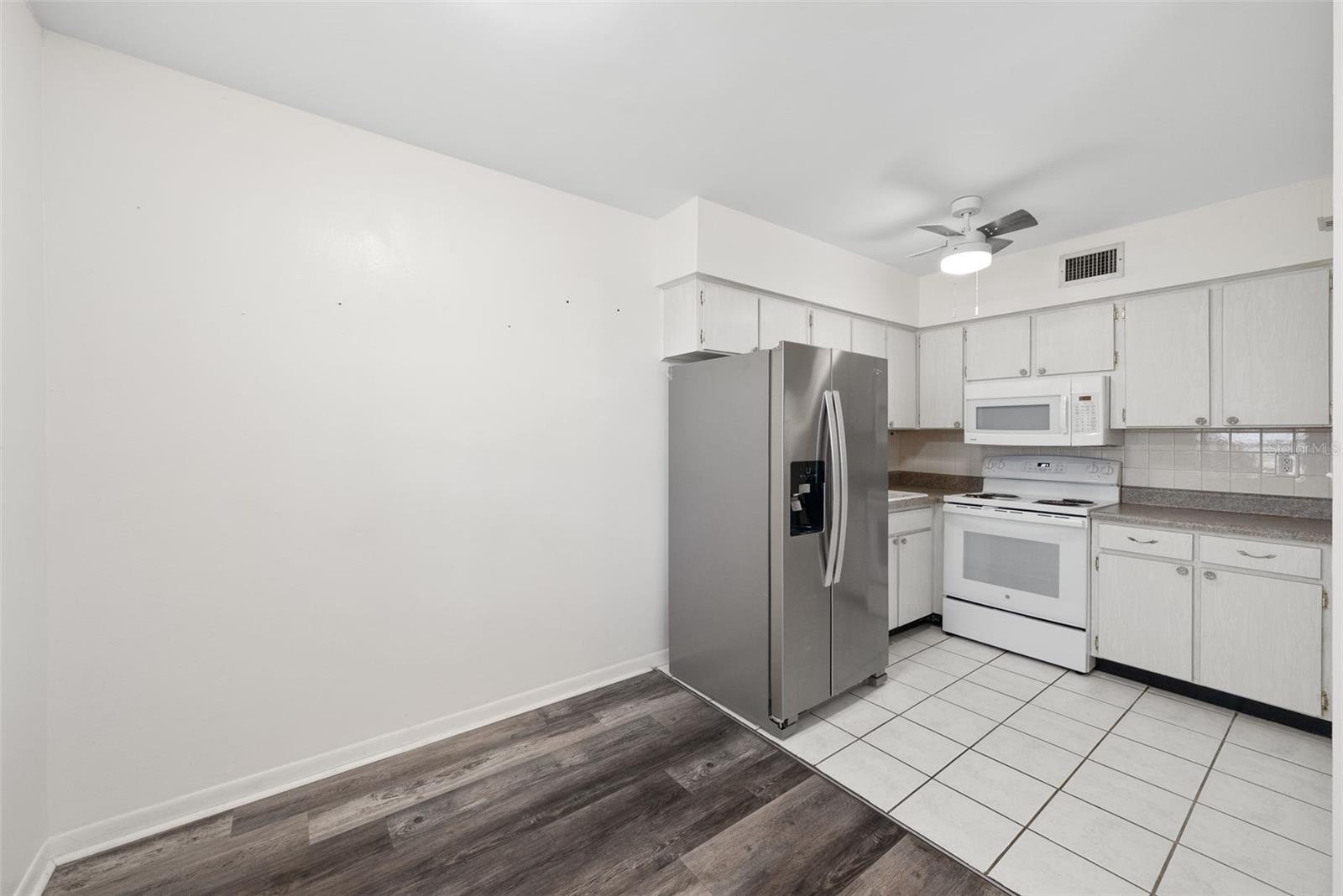 13940 ANONA HEIGHTS DR #113 — photo 10