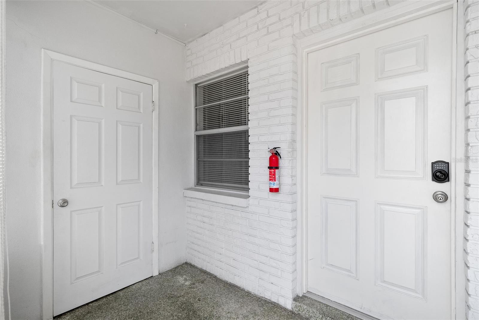 13940 ANONA HEIGHTS DR #113 — photo 5