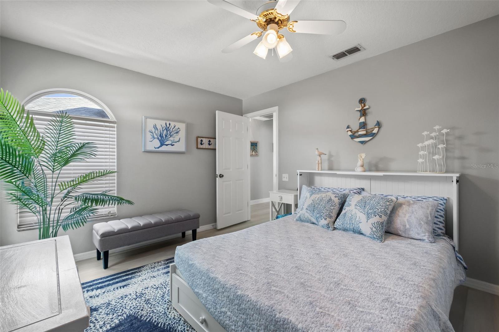 8916 KEATS DR — photo 37