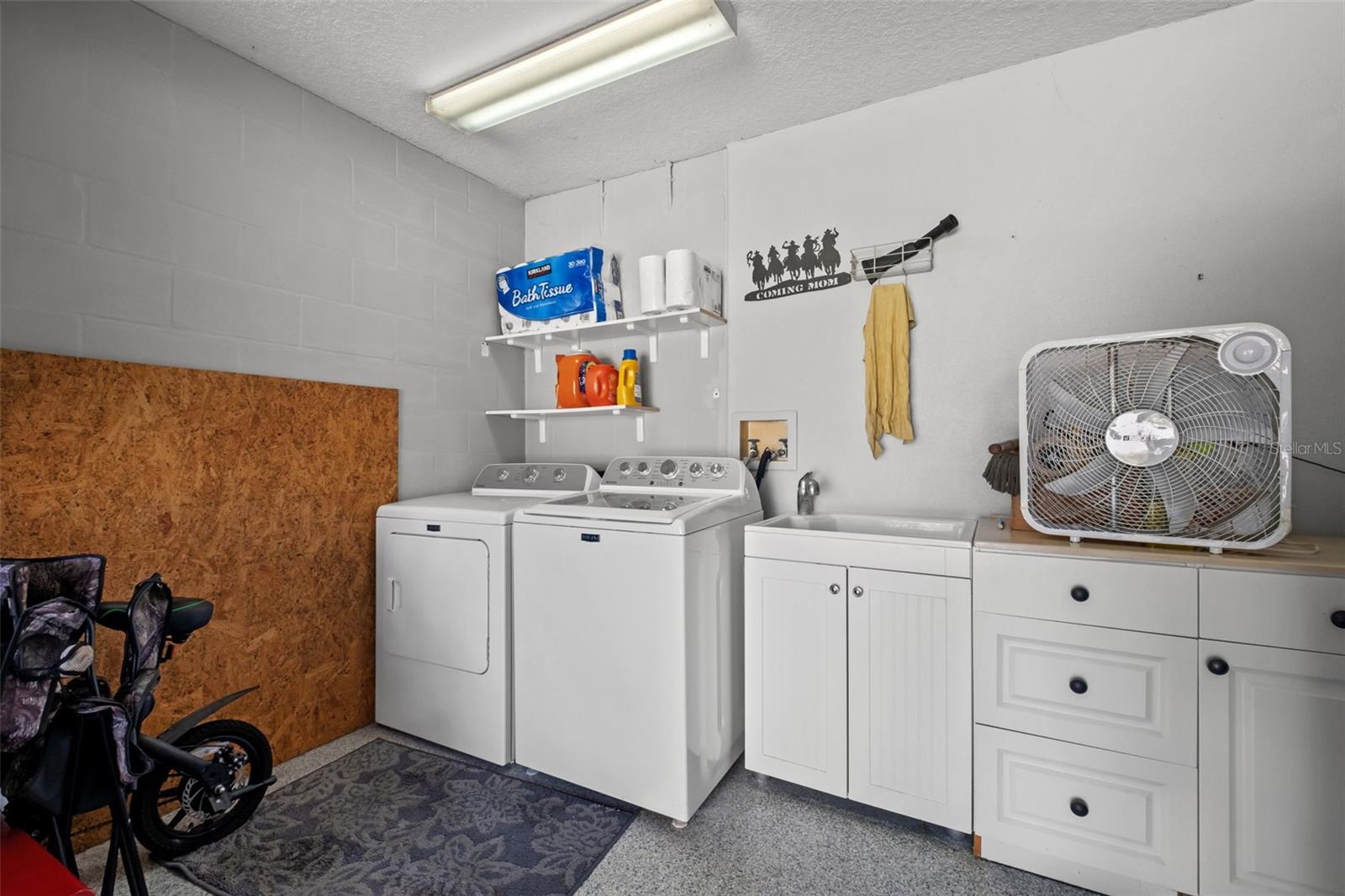 8916 KEATS DR — photo 38