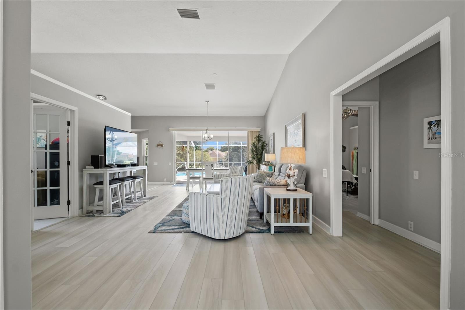 8916 KEATS DR — photo 5