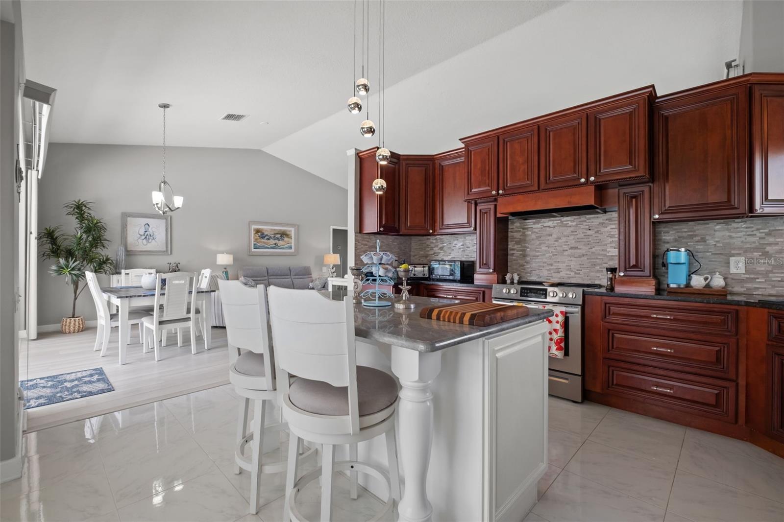 8916 KEATS DR — photo 19
