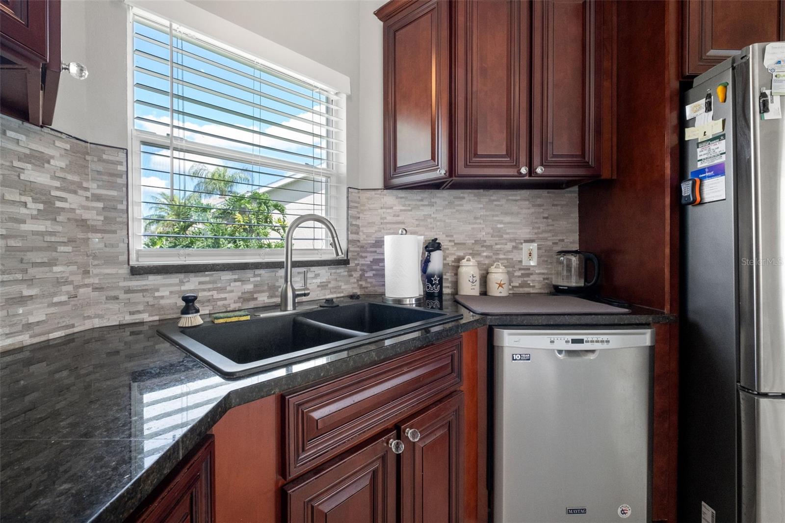 8916 KEATS DR — photo 17