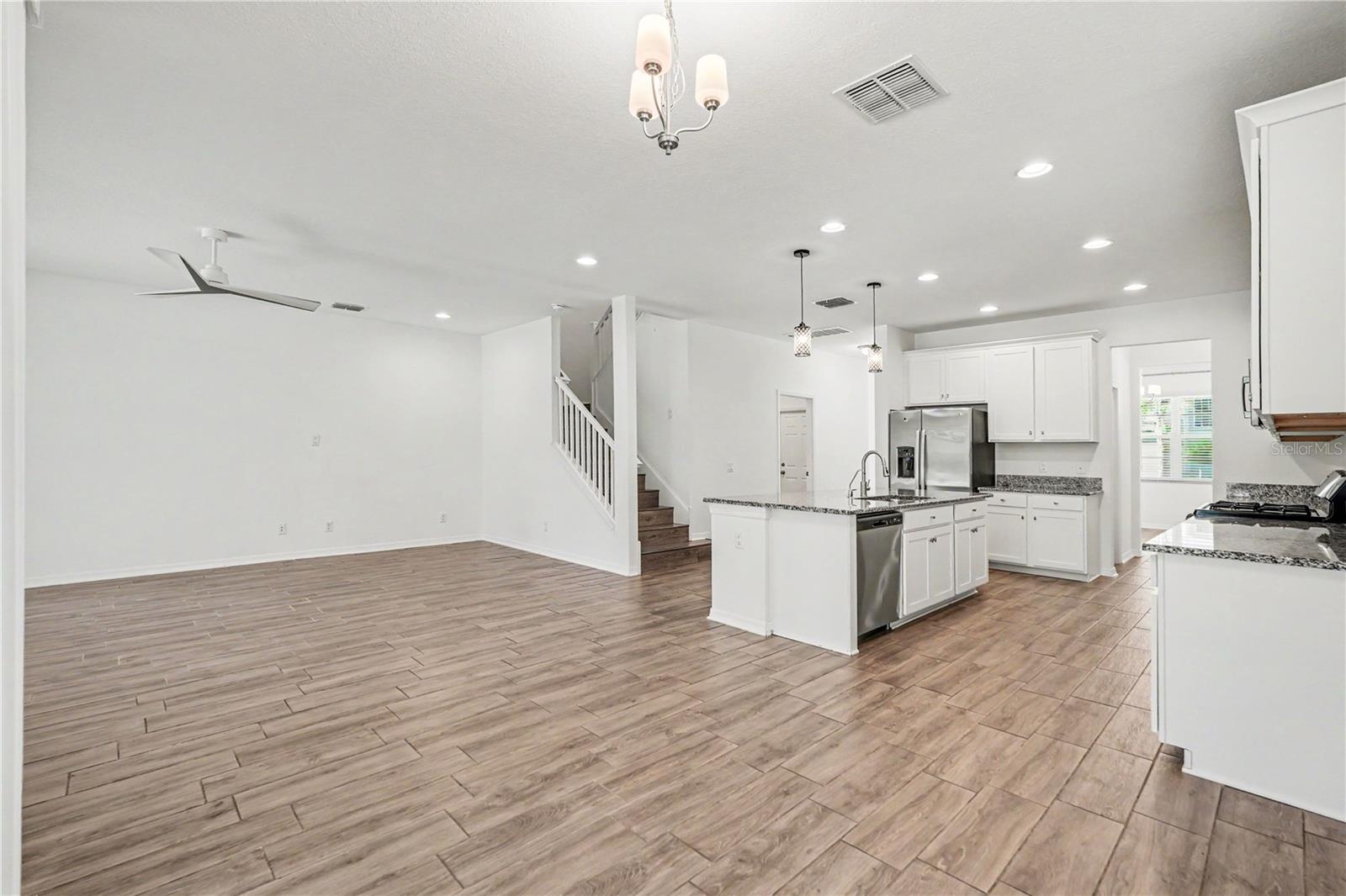 16012 SONOMA GROVE CIR — photo 32