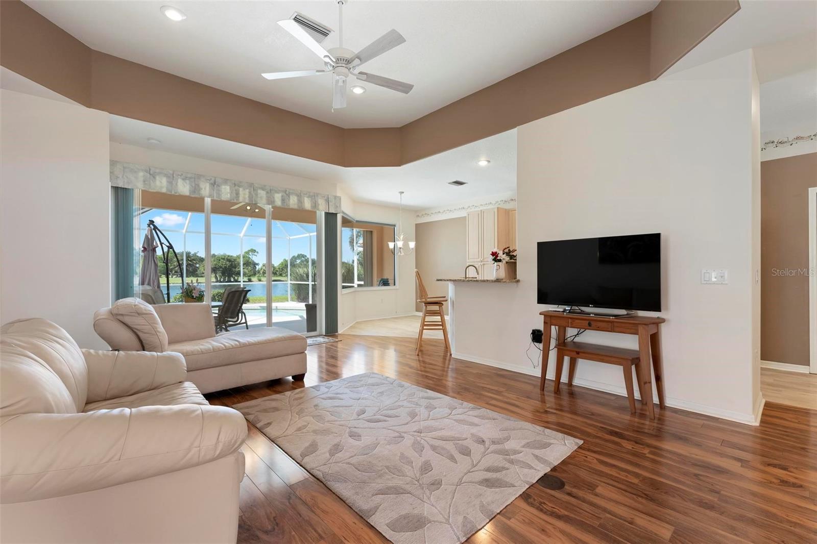 5151 PINE SHADOW LN — photo 4