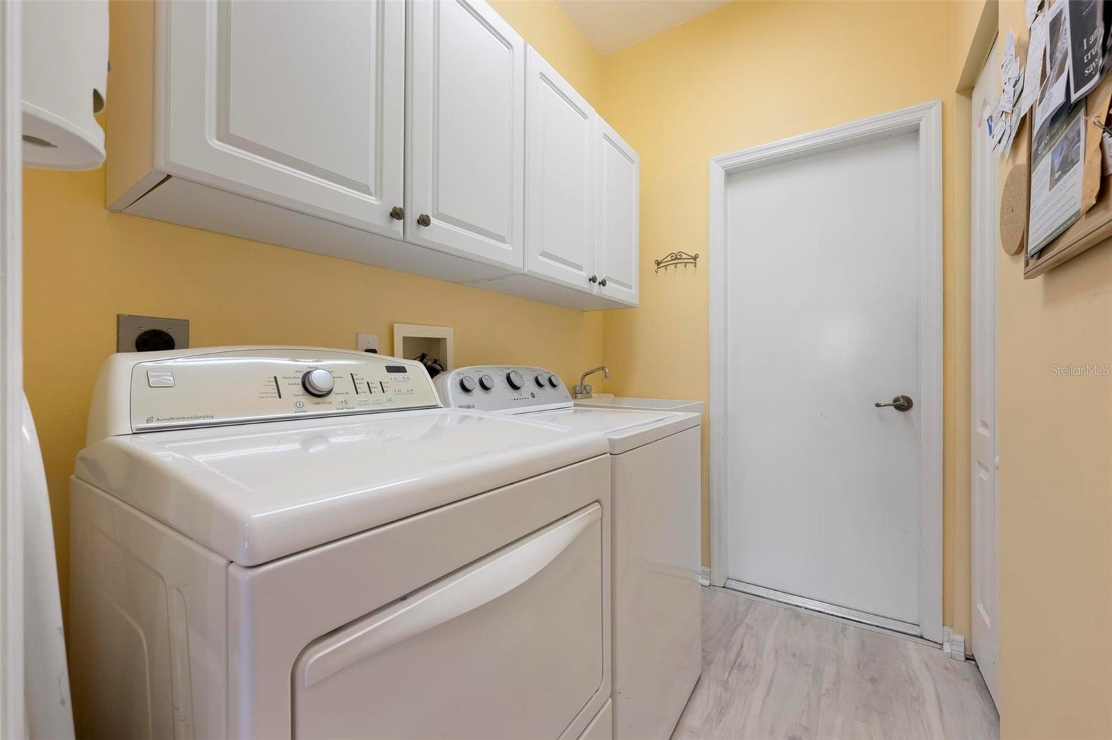 5151 PINE SHADOW LN — photo 10