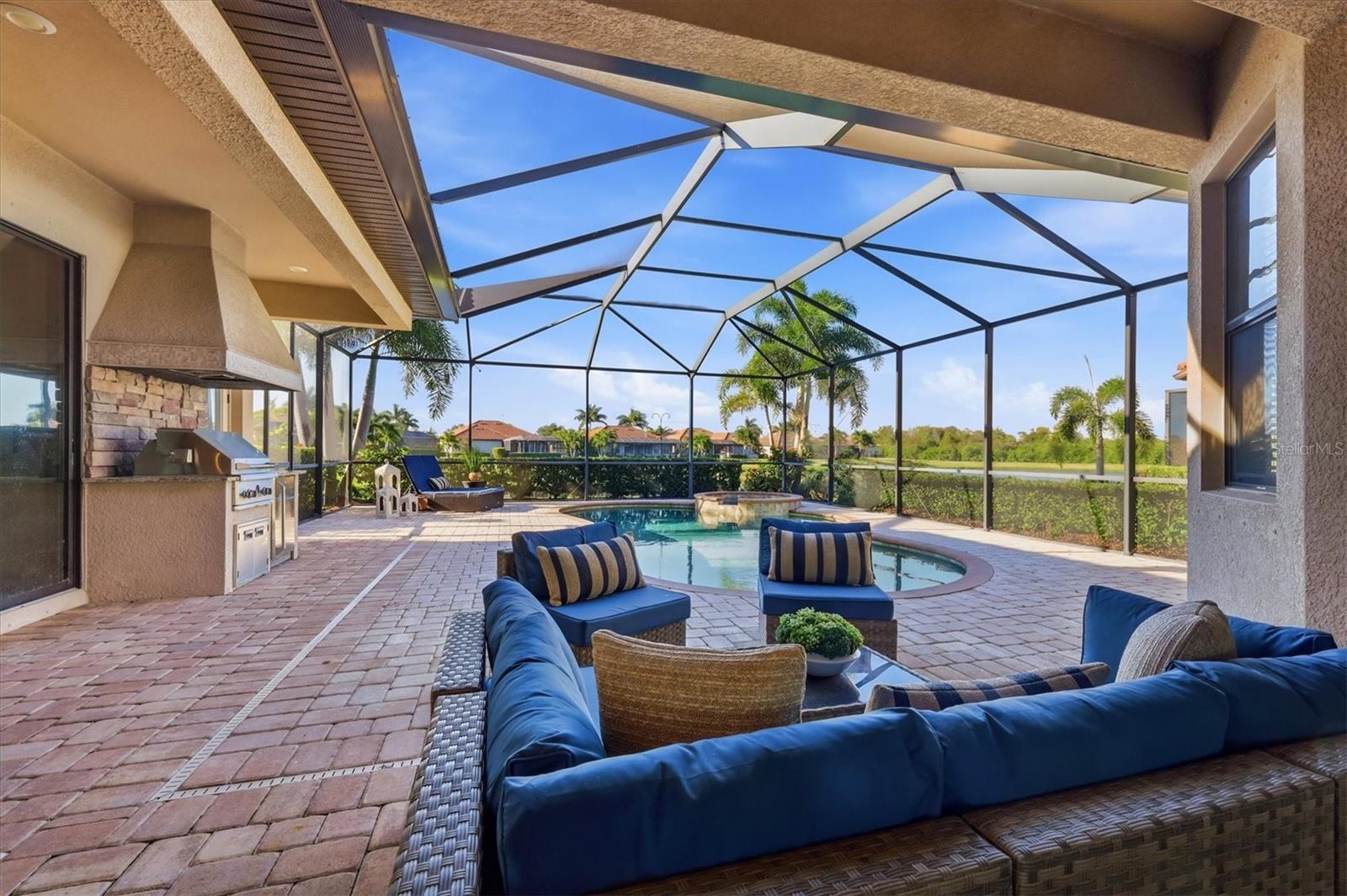 8816 RUM RUNNER PL — photo 32