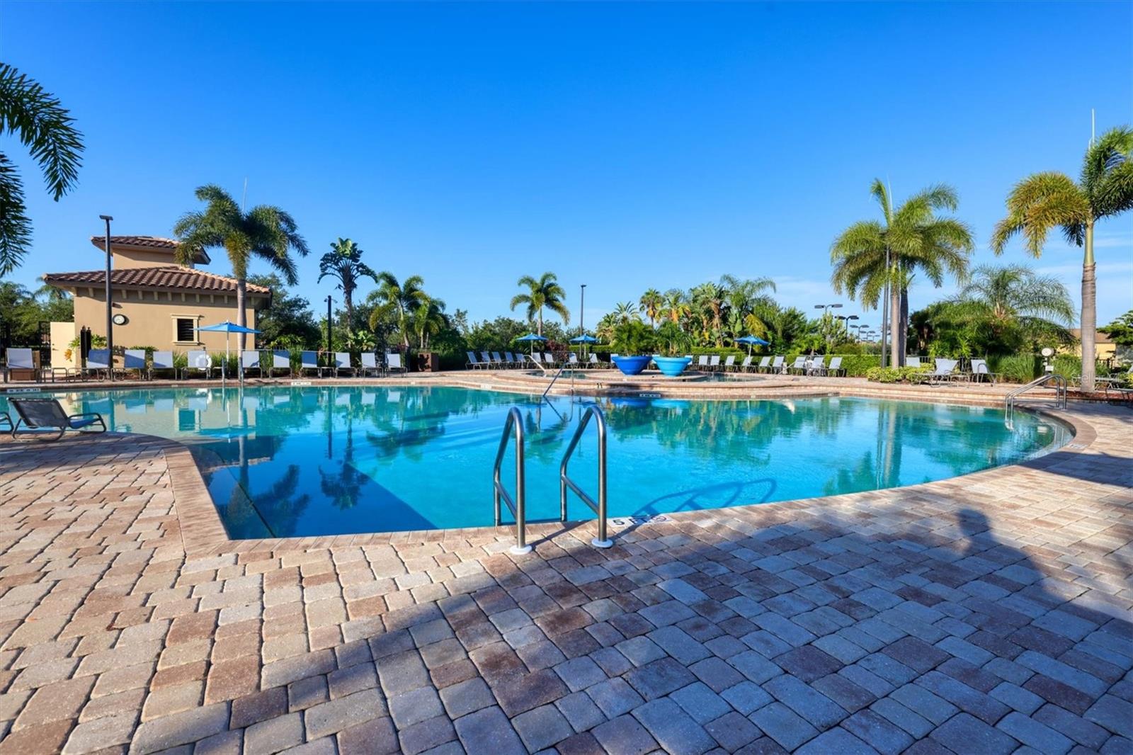 8816 RUM RUNNER PL — photo 67