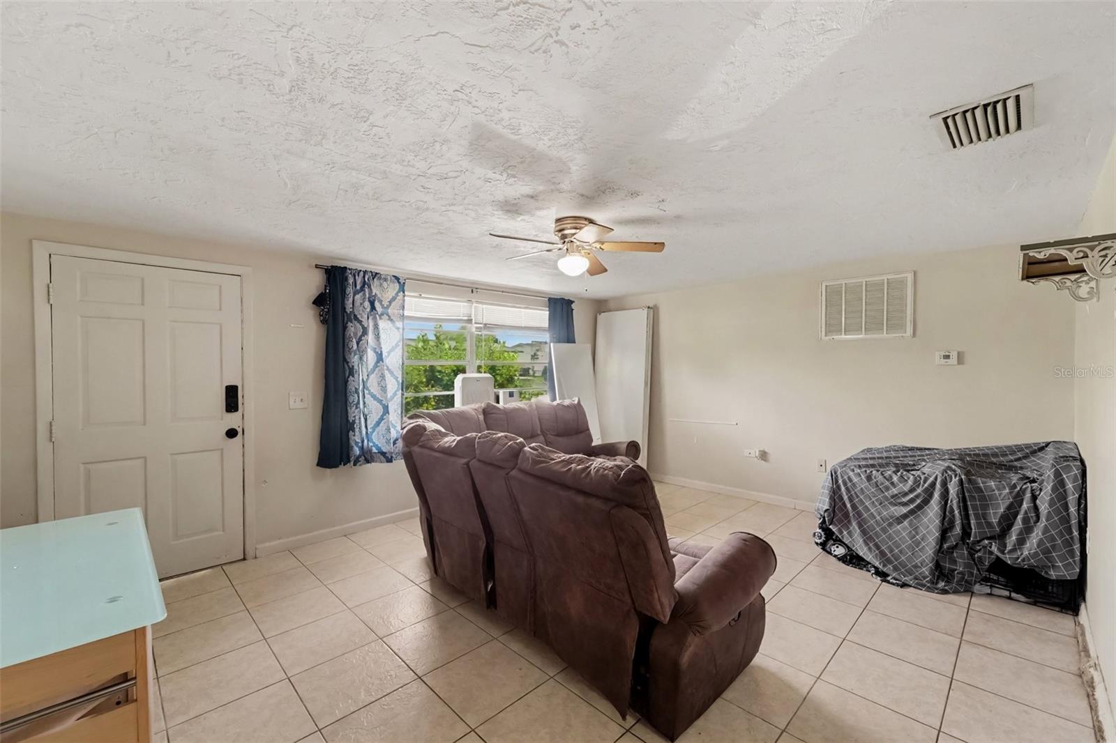 5145 MANOR DR — photo 4