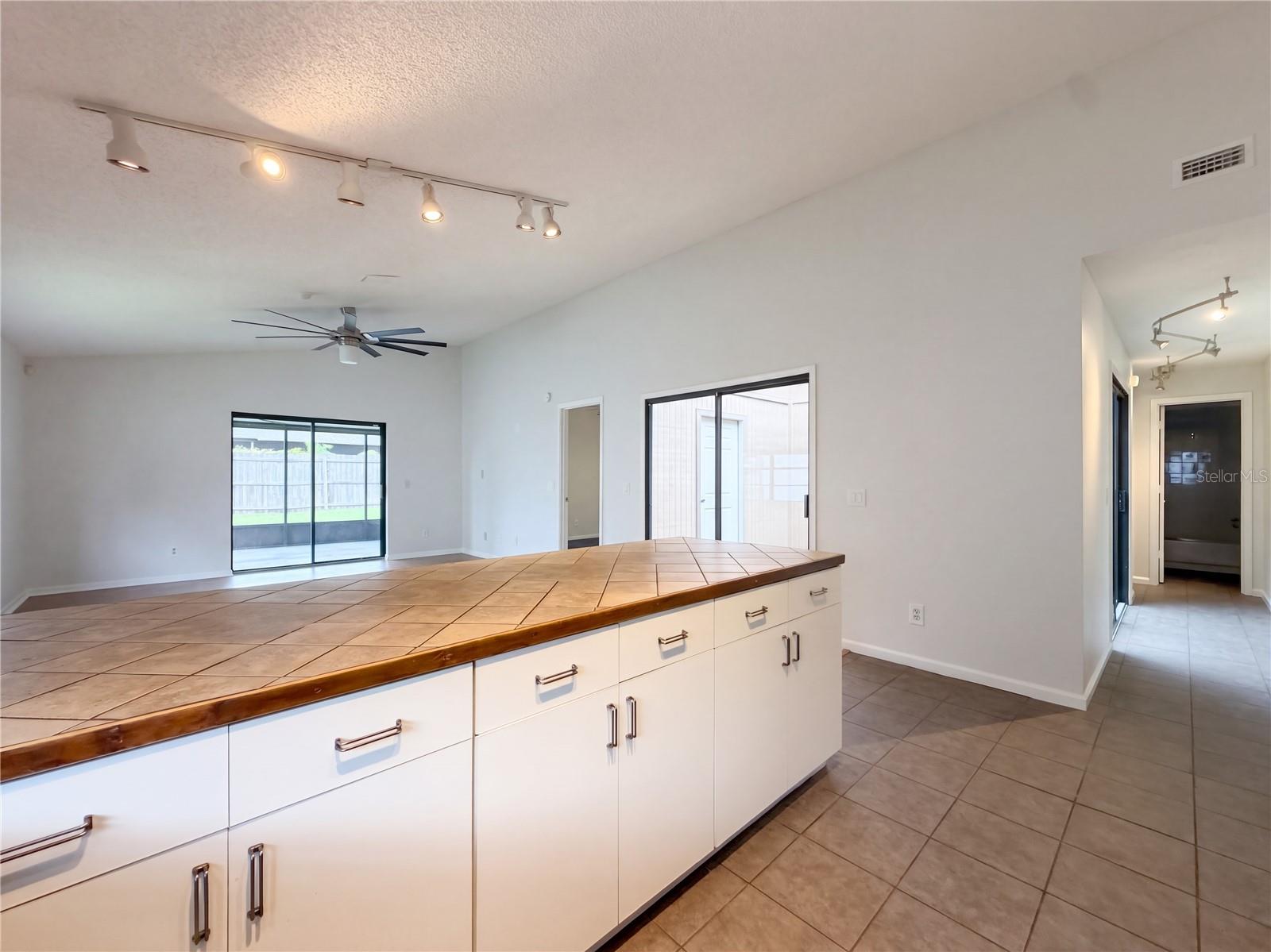 1309 KEEL PL — photo 9
