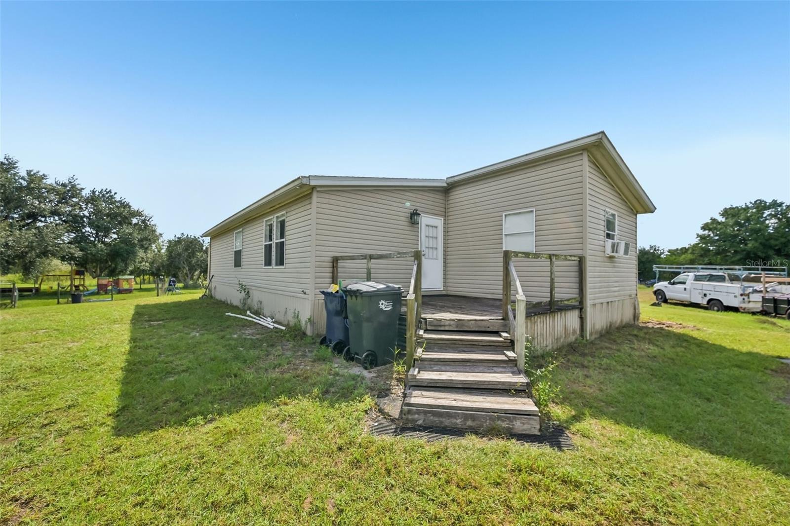 27815 CROSBY RD — photo 2