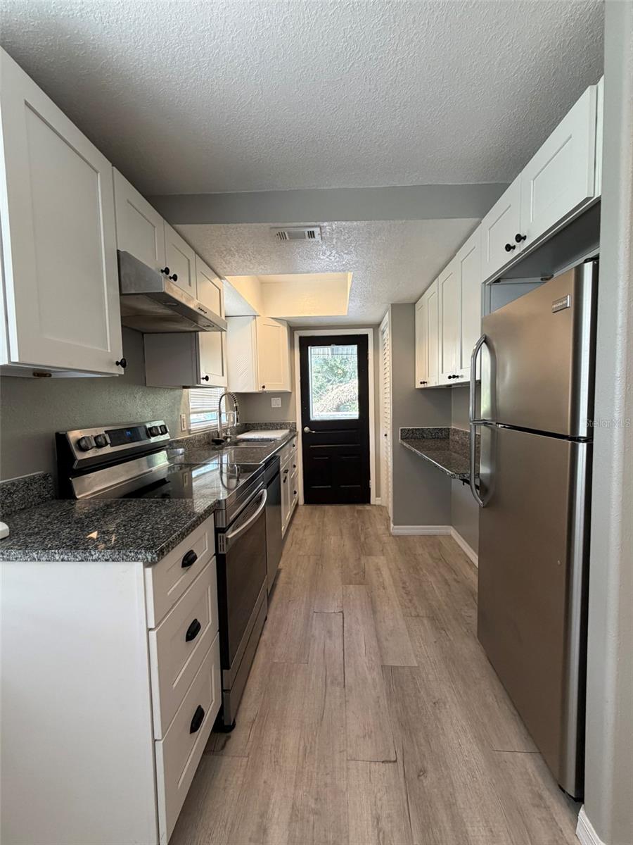 101 W LEMON ST #4 — photo 5