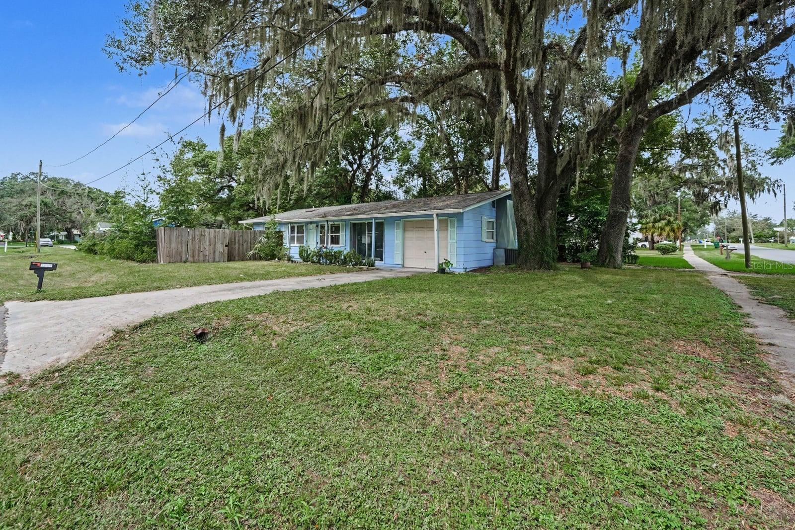 Home in ZEPHYRHILLS — photo 4
