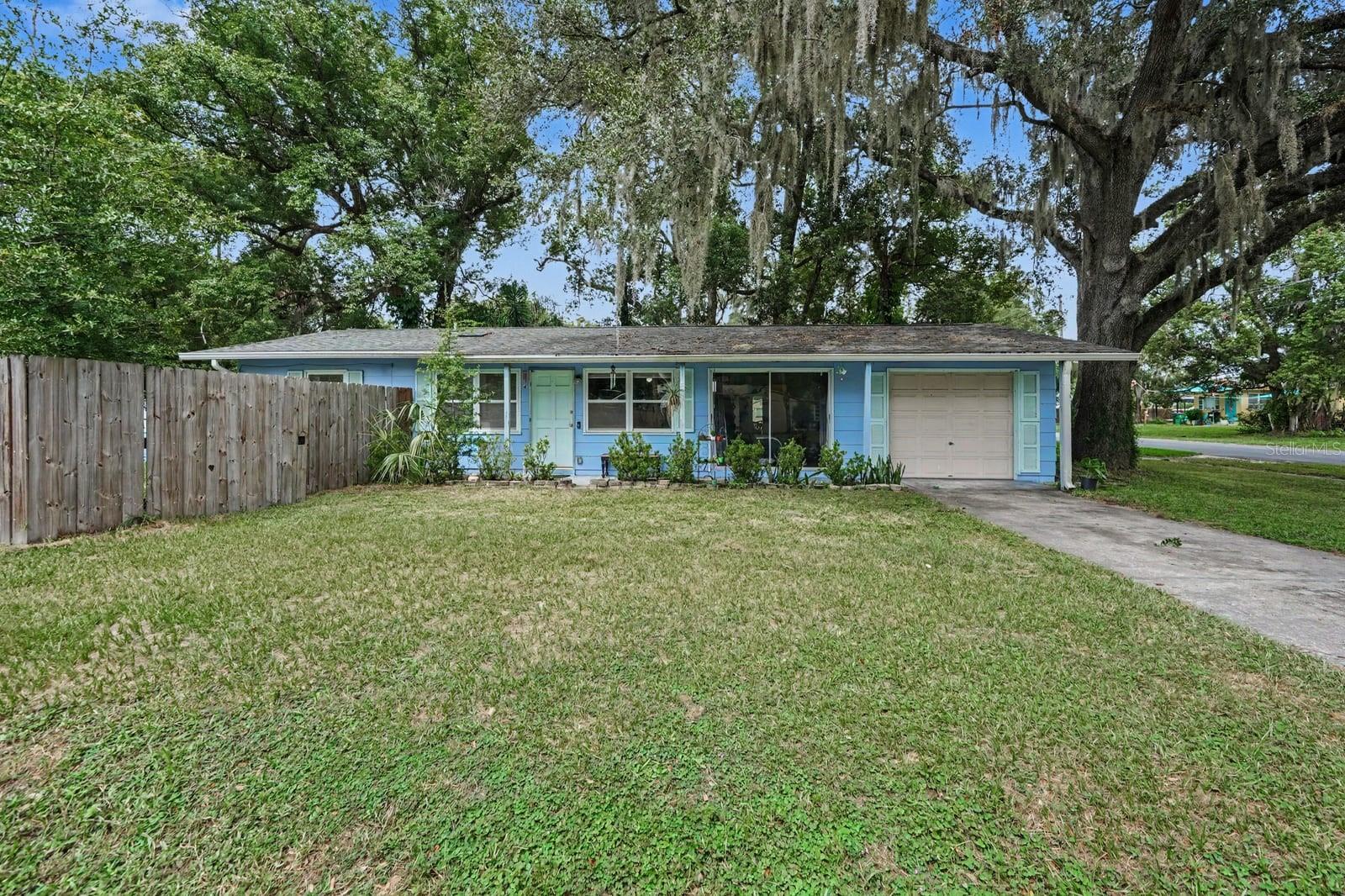 Home in ZEPHYRHILLS — photo 2