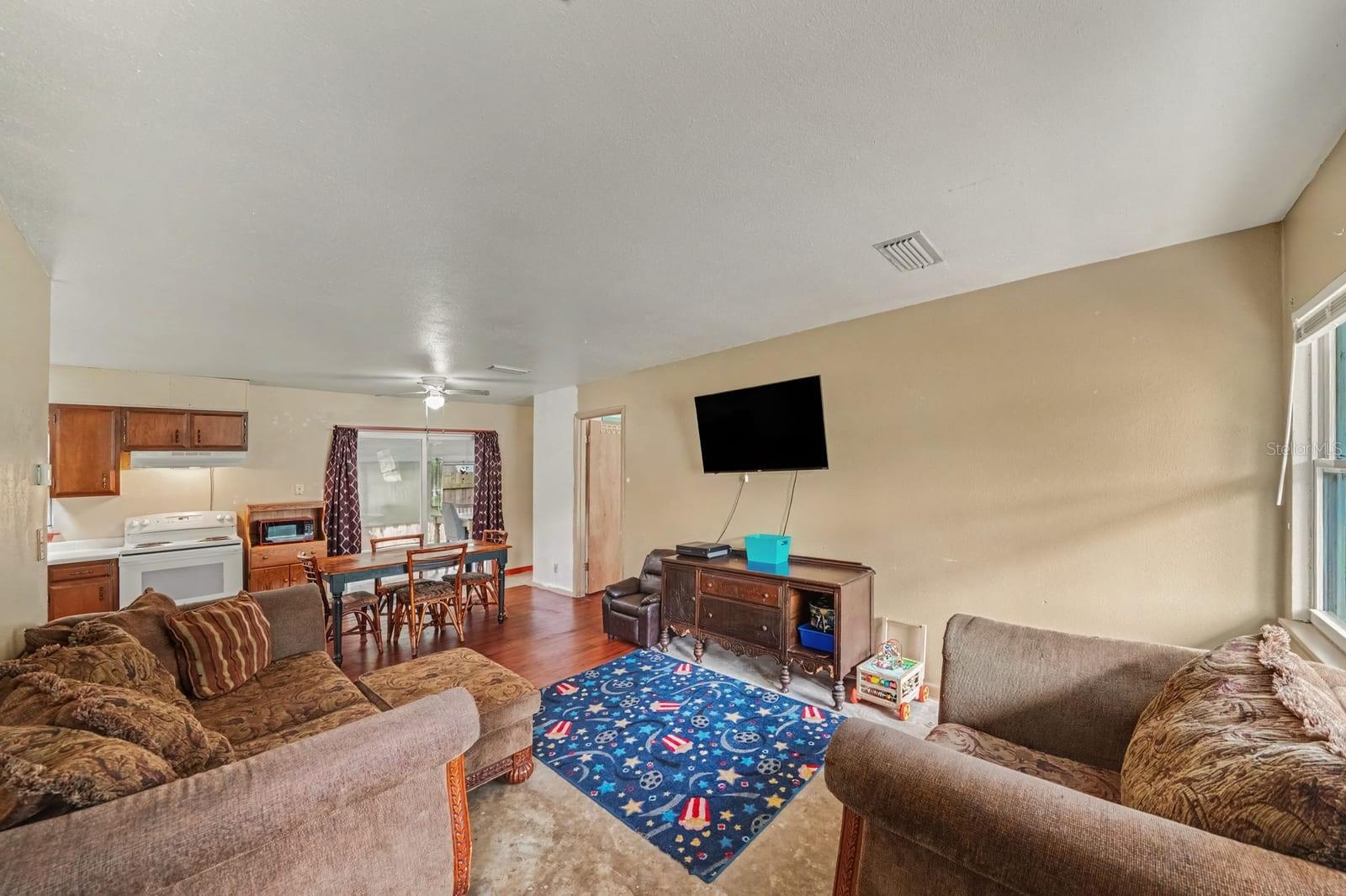 Home in ZEPHYRHILLS — photo 10