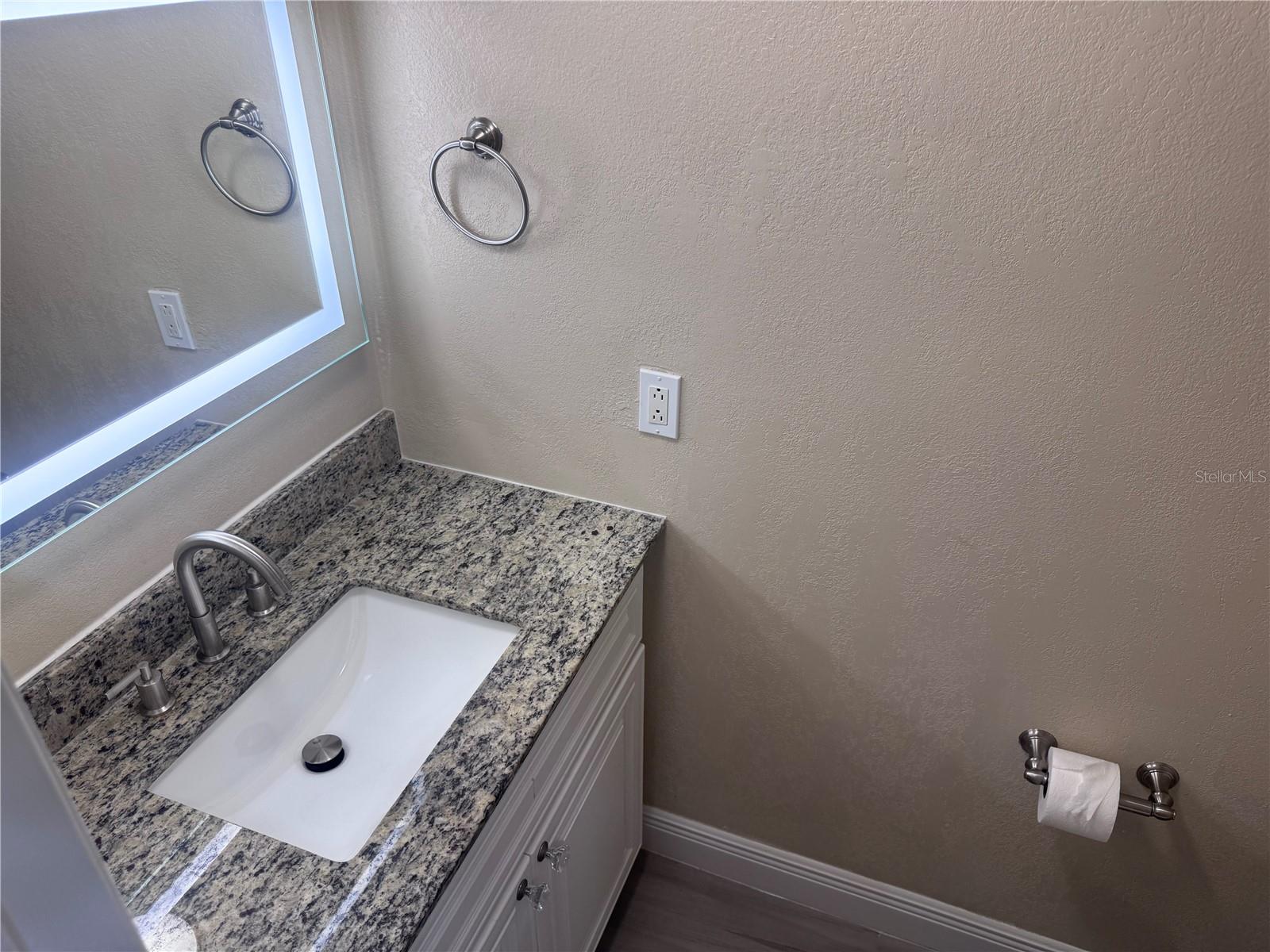 3418 SUNRISE VILLAS CT N — photo 24