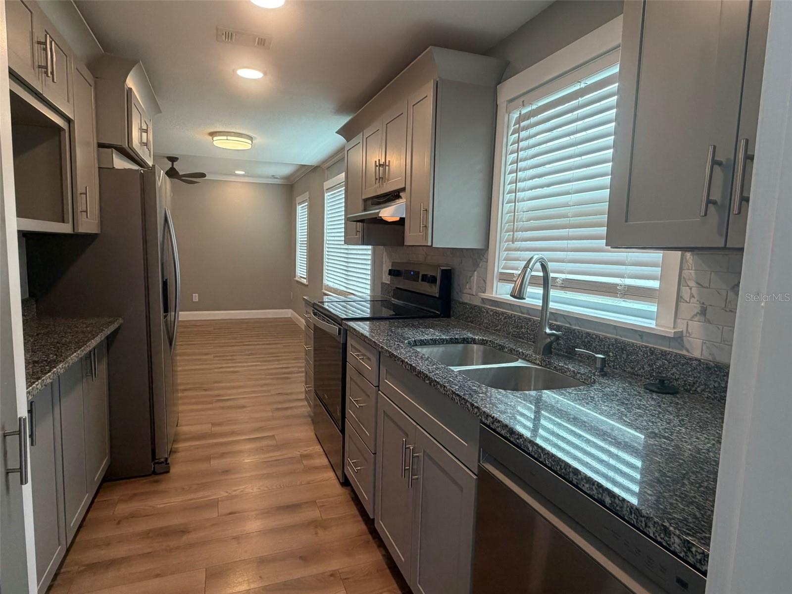 101 W LEMON ST #2 — photo 3