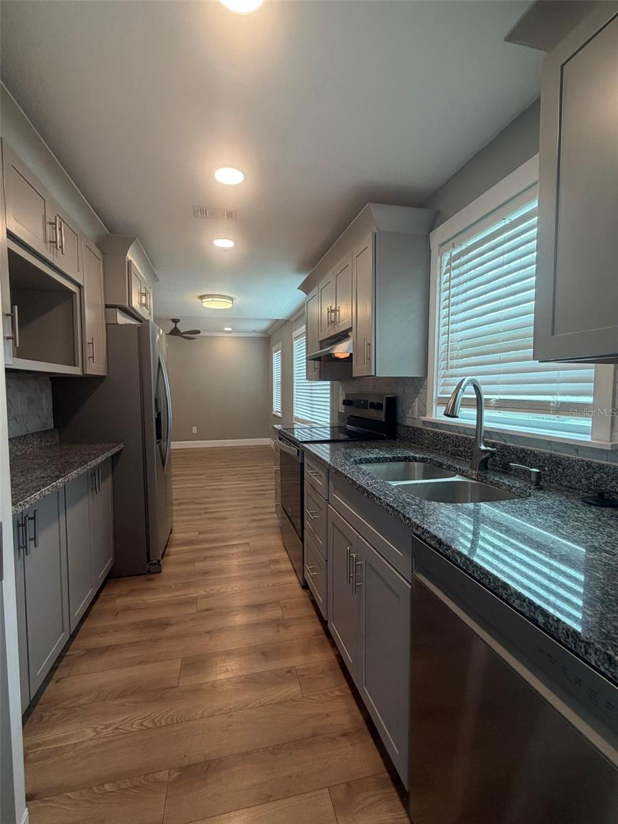 101 W LEMON ST #2 — photo 4