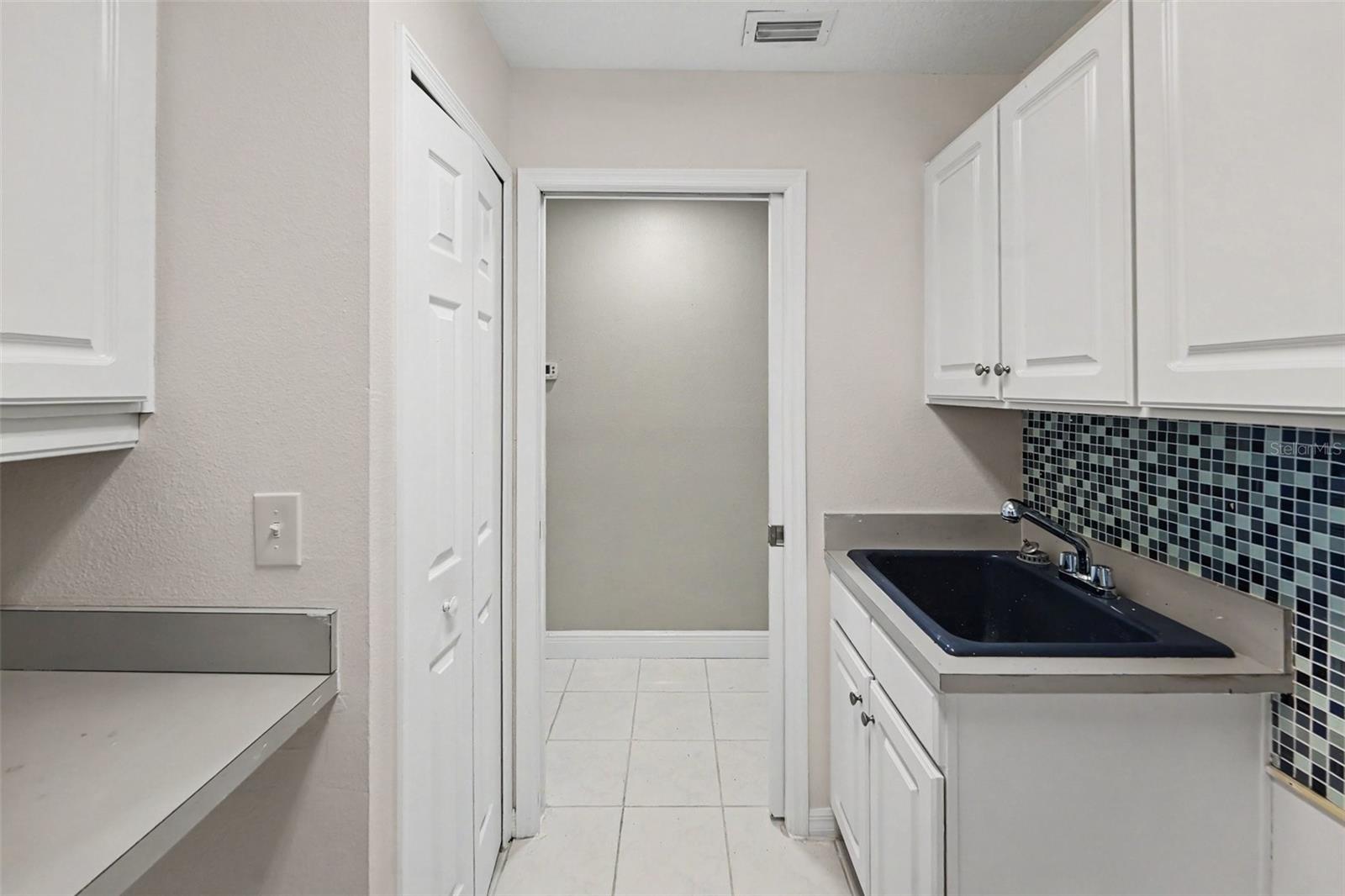 5111 QUEEN PALM TER NE — photo 24