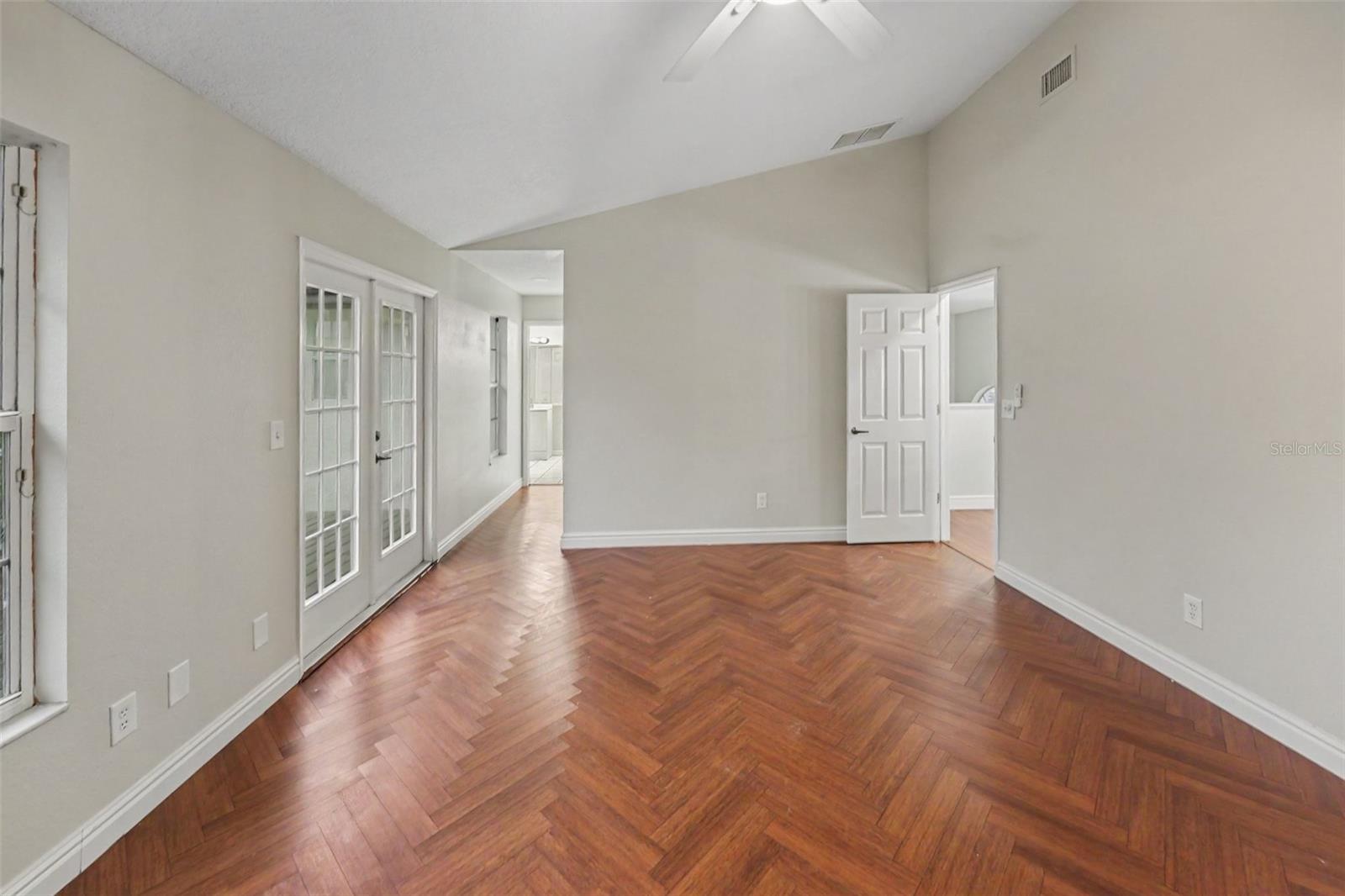5111 QUEEN PALM TER NE — photo 15