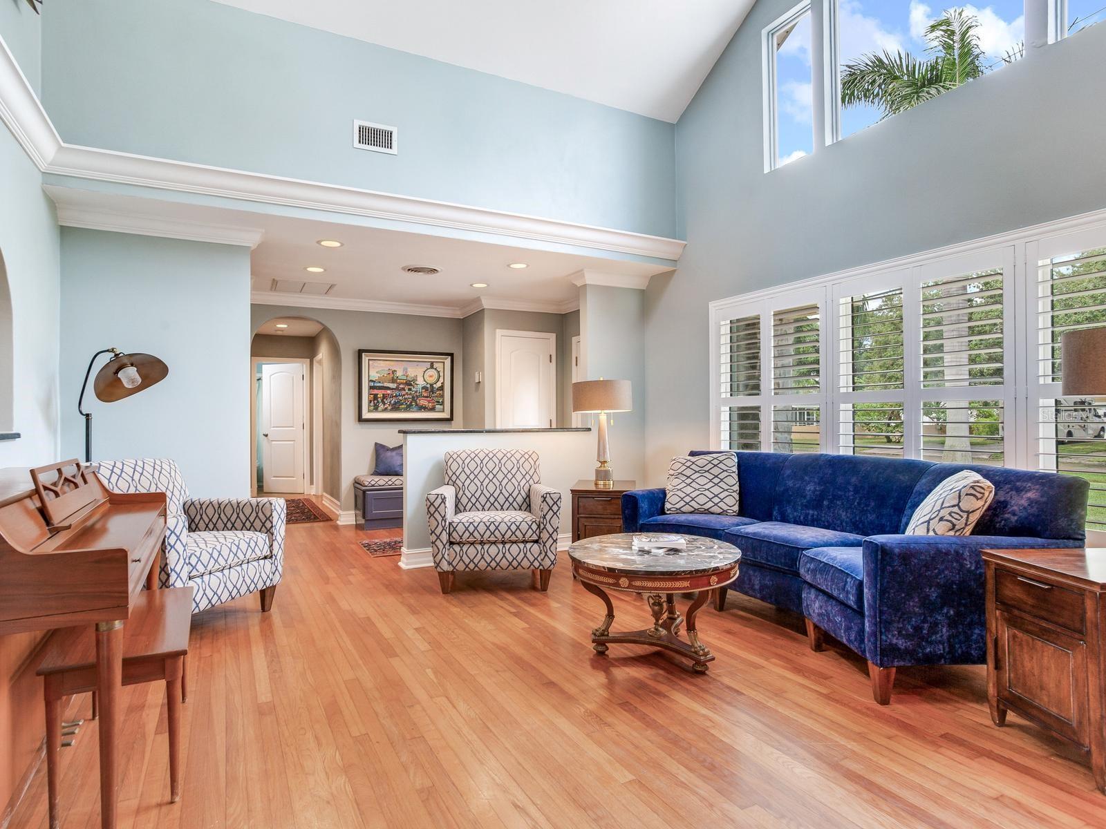 6930 BOUGAINVILLA AVE S — photo 10