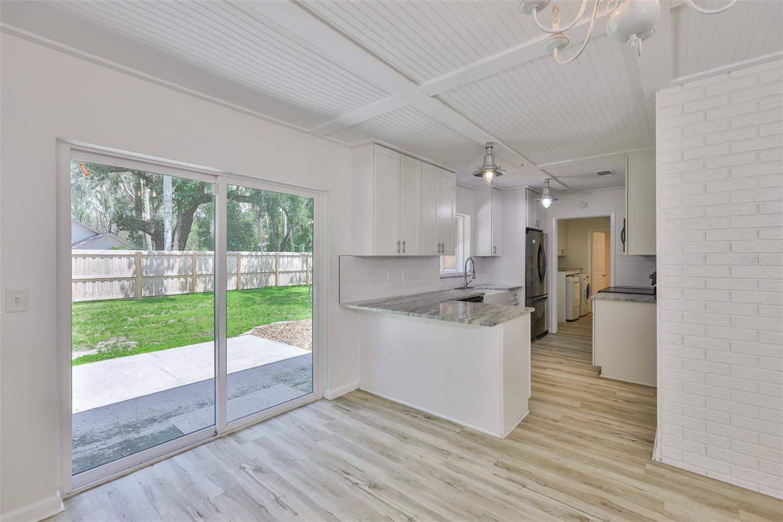 121 WINDY CIR — photo 10