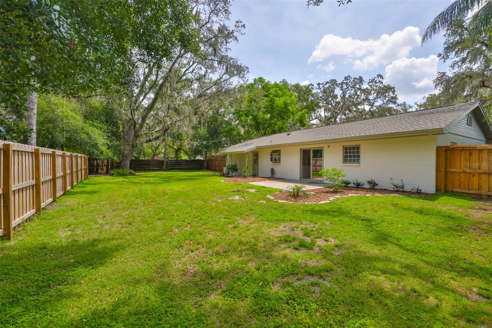 121 WINDY CIR — photo 32