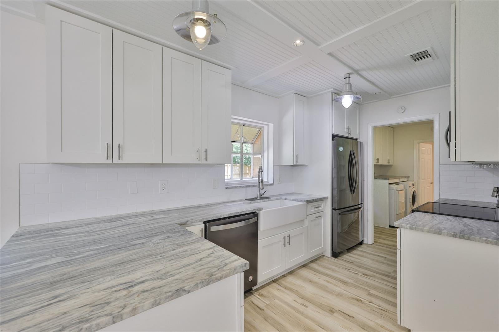 121 WINDY CIR — photo 12