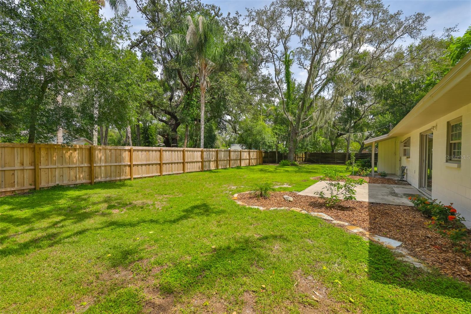 121 WINDY CIR — photo 34