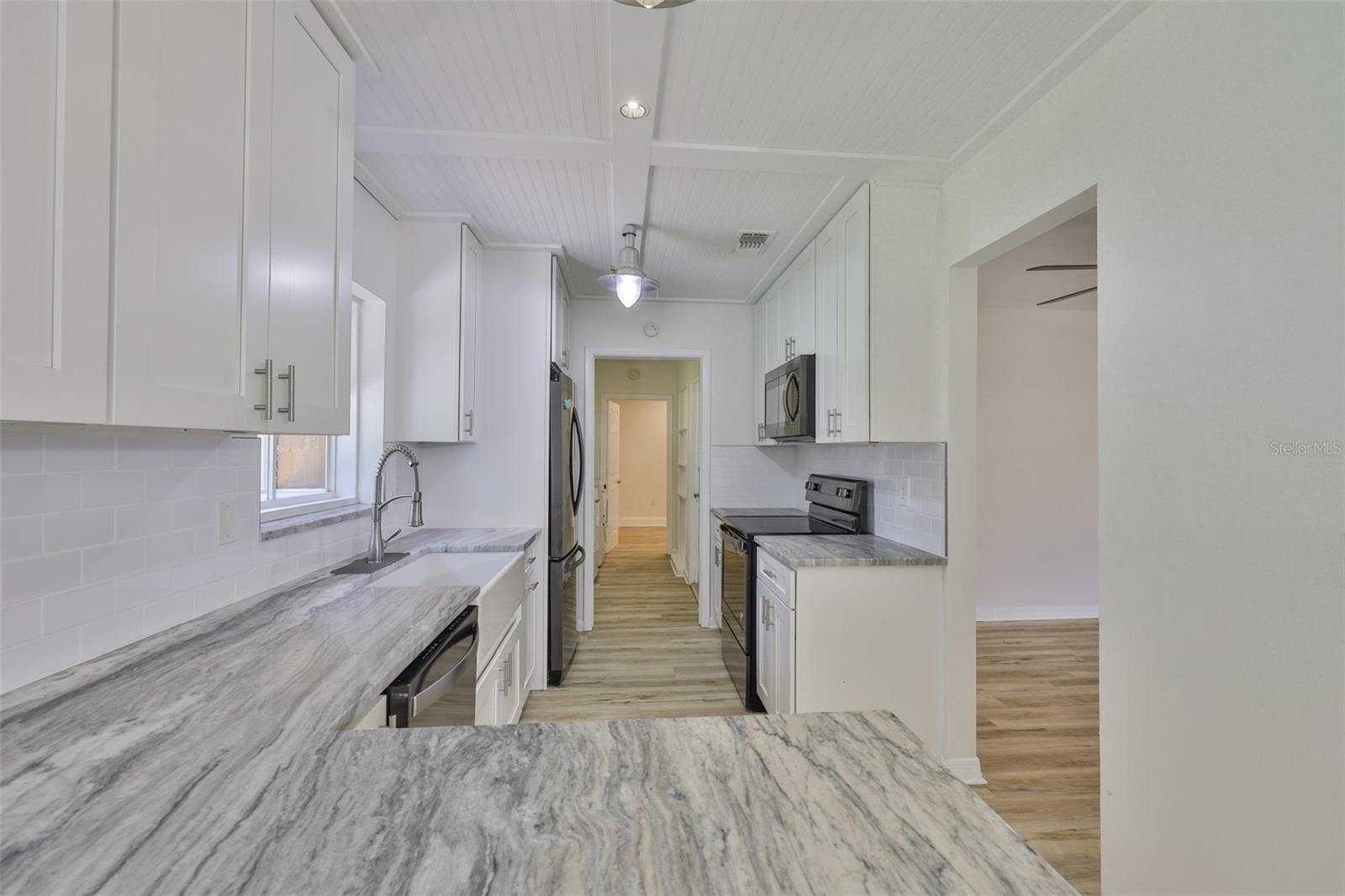121 WINDY CIR — photo 14