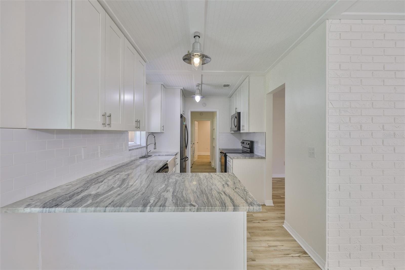 121 WINDY CIR — photo 11