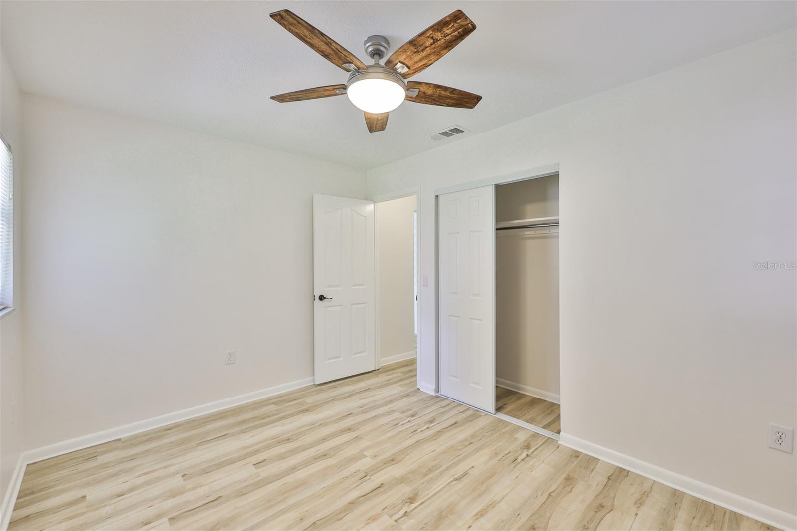 121 WINDY CIR — photo 22